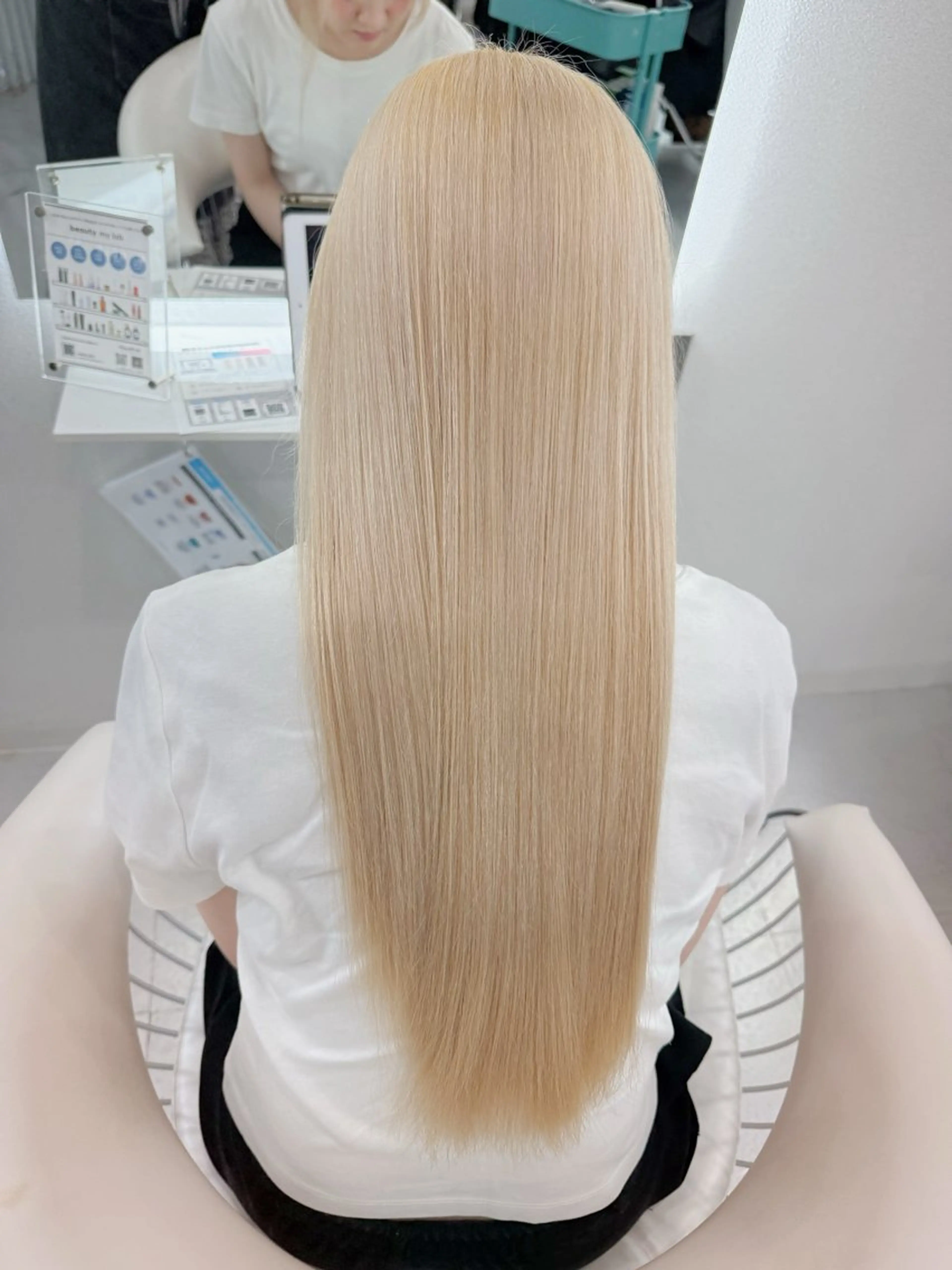 ロング ならざきつぐみ /天王寺/ハイトーンのヘアスタイル