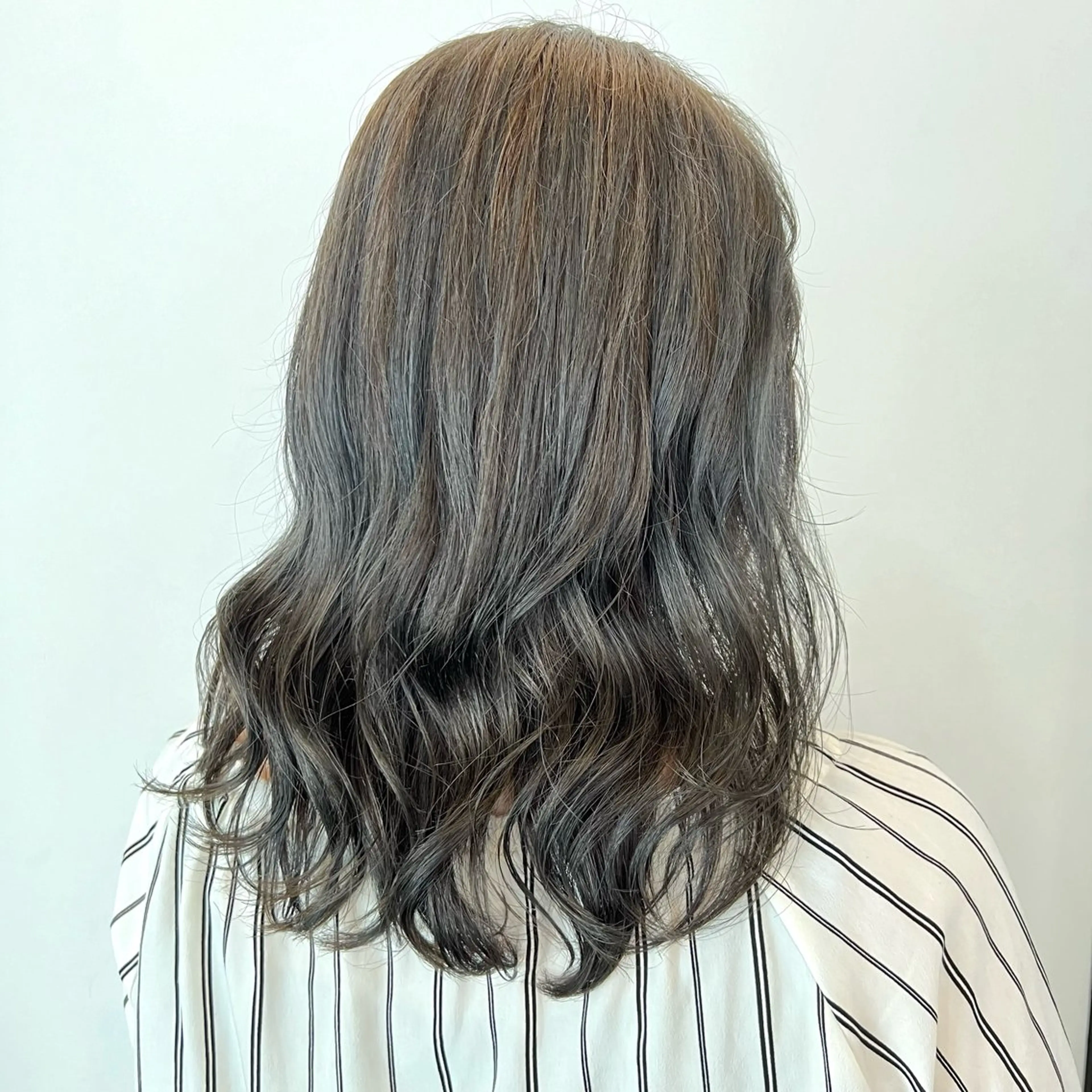 セミロング カラー ヘアカラー KIHO ｜Bond 三軒茶屋のヘアスタイル