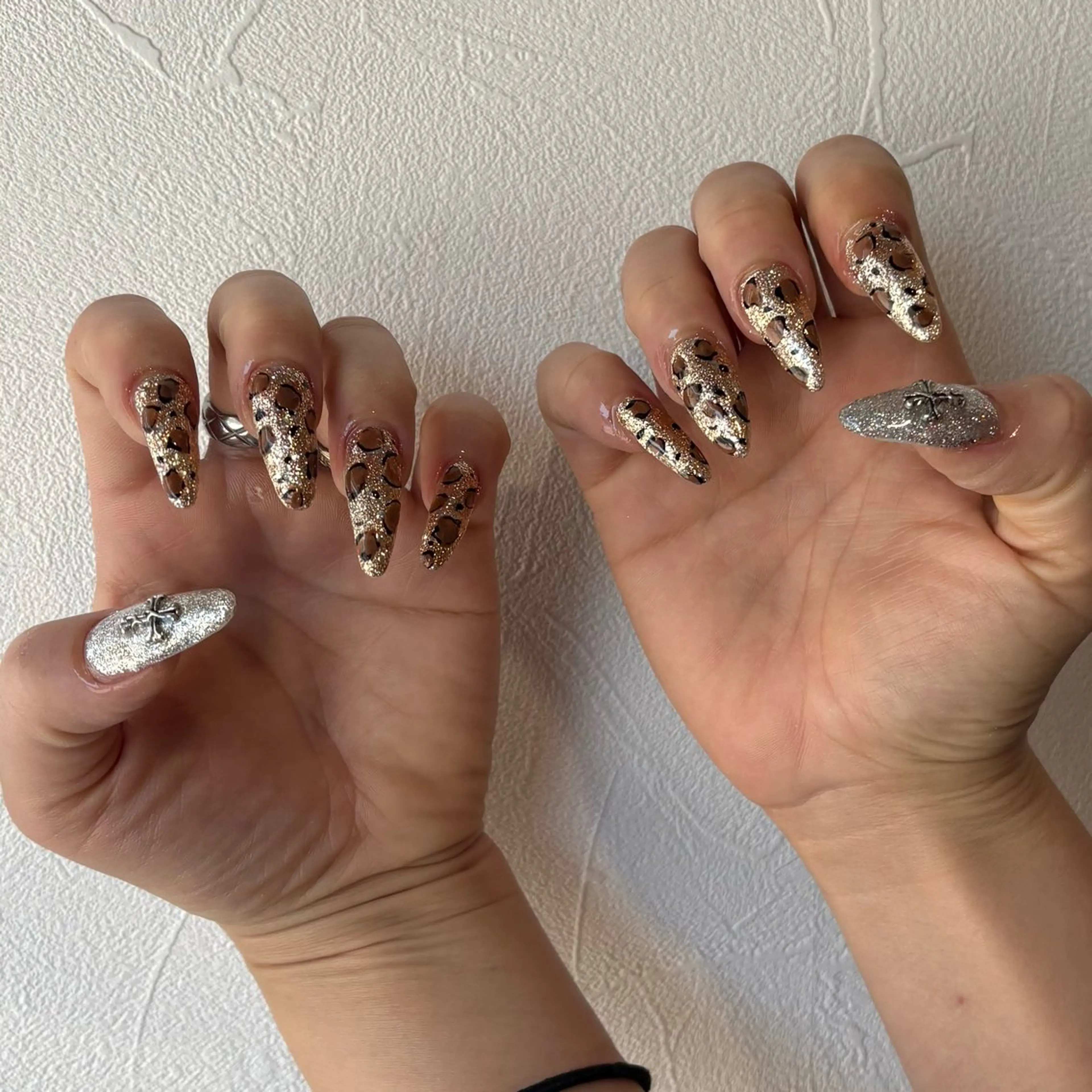 ネイル アニマル柄 アートネイル ブラウン 長さ出し ゴールド Vante梅田店所属・vante_aimi .パラジェル取扱店のネイルデザイン