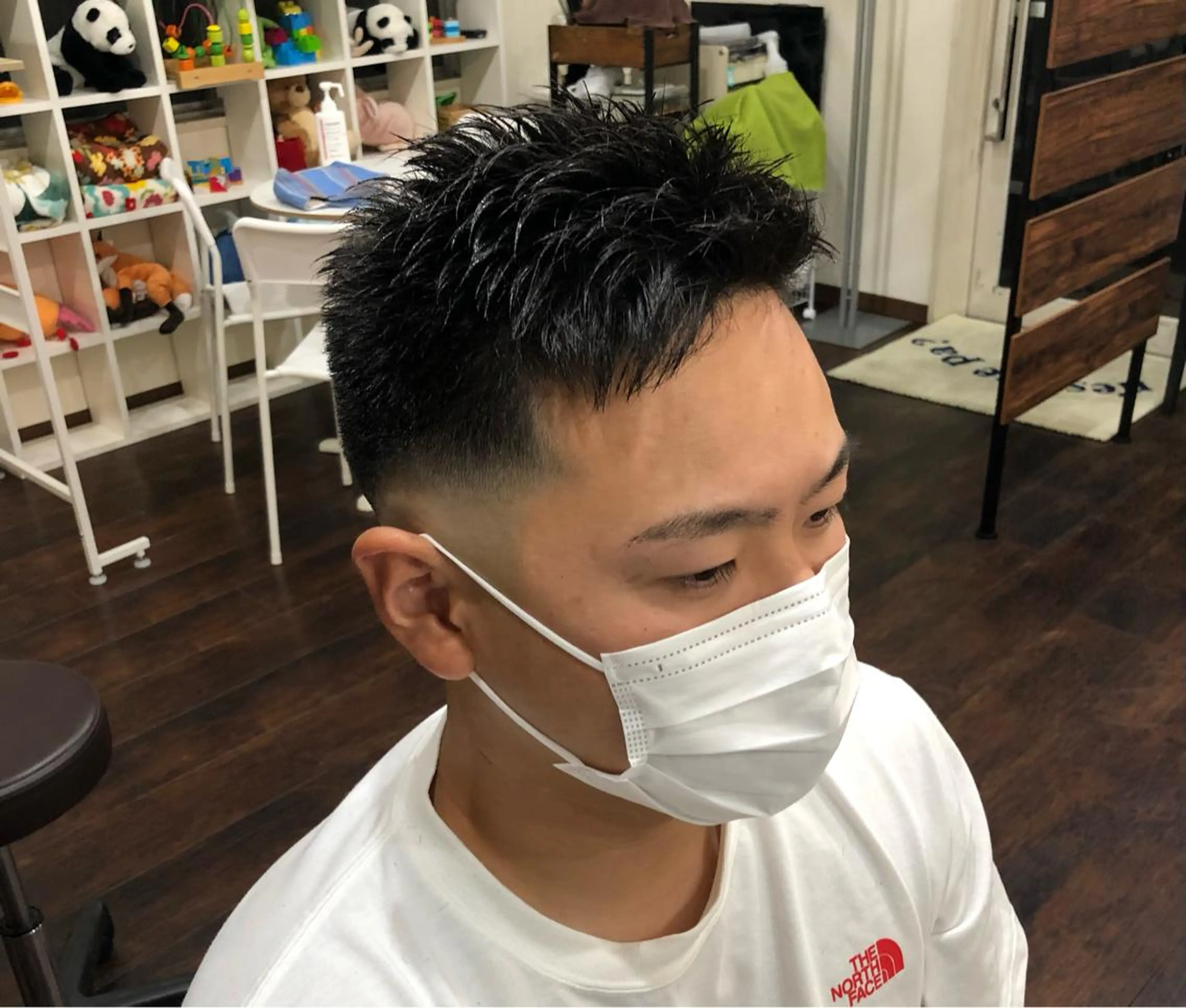 メンズスキンフェードカットシャンプーの写真