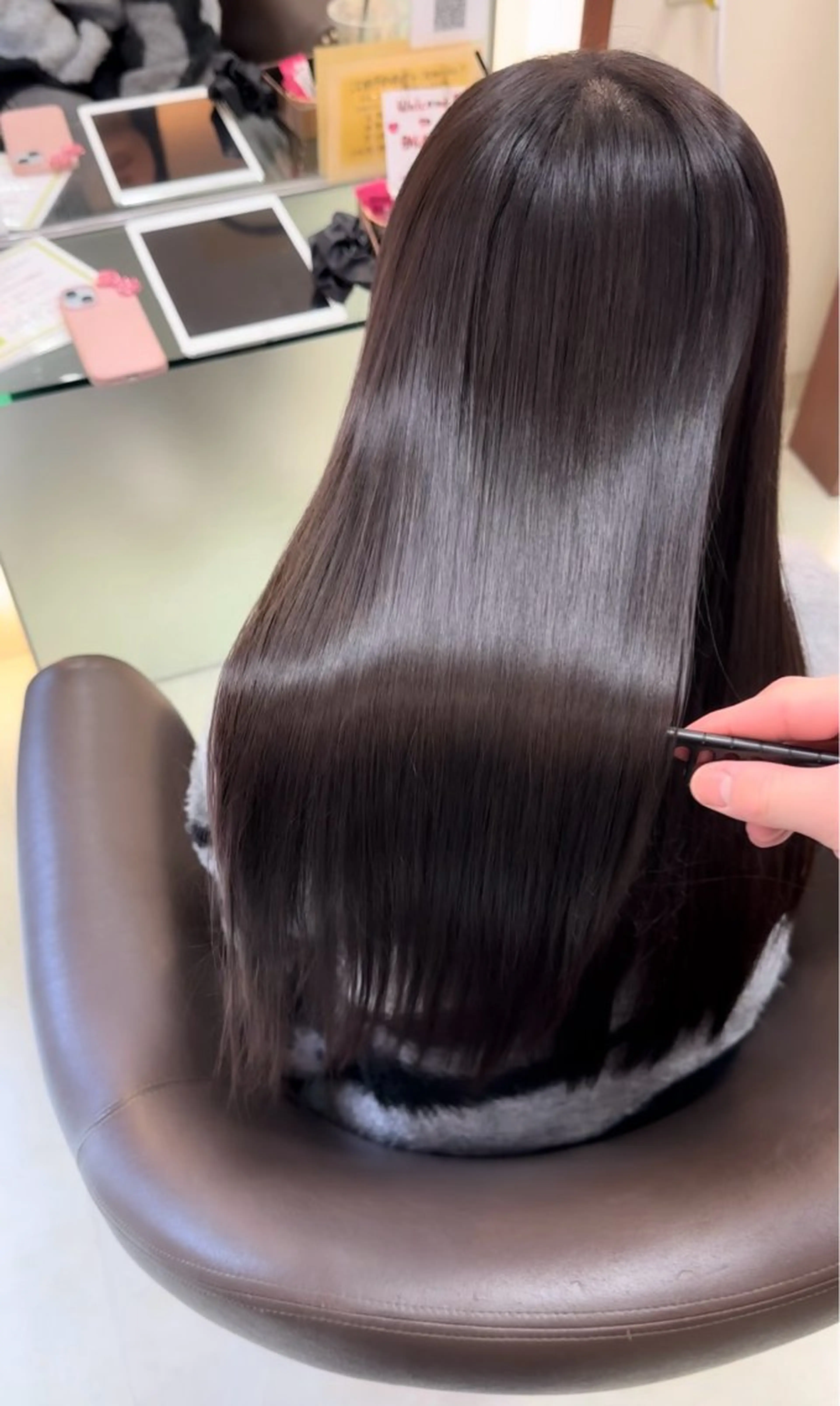 セミロング セミロングパーマ 髪質改善 トリートメント 三宅 壱輝のヘアスタイル