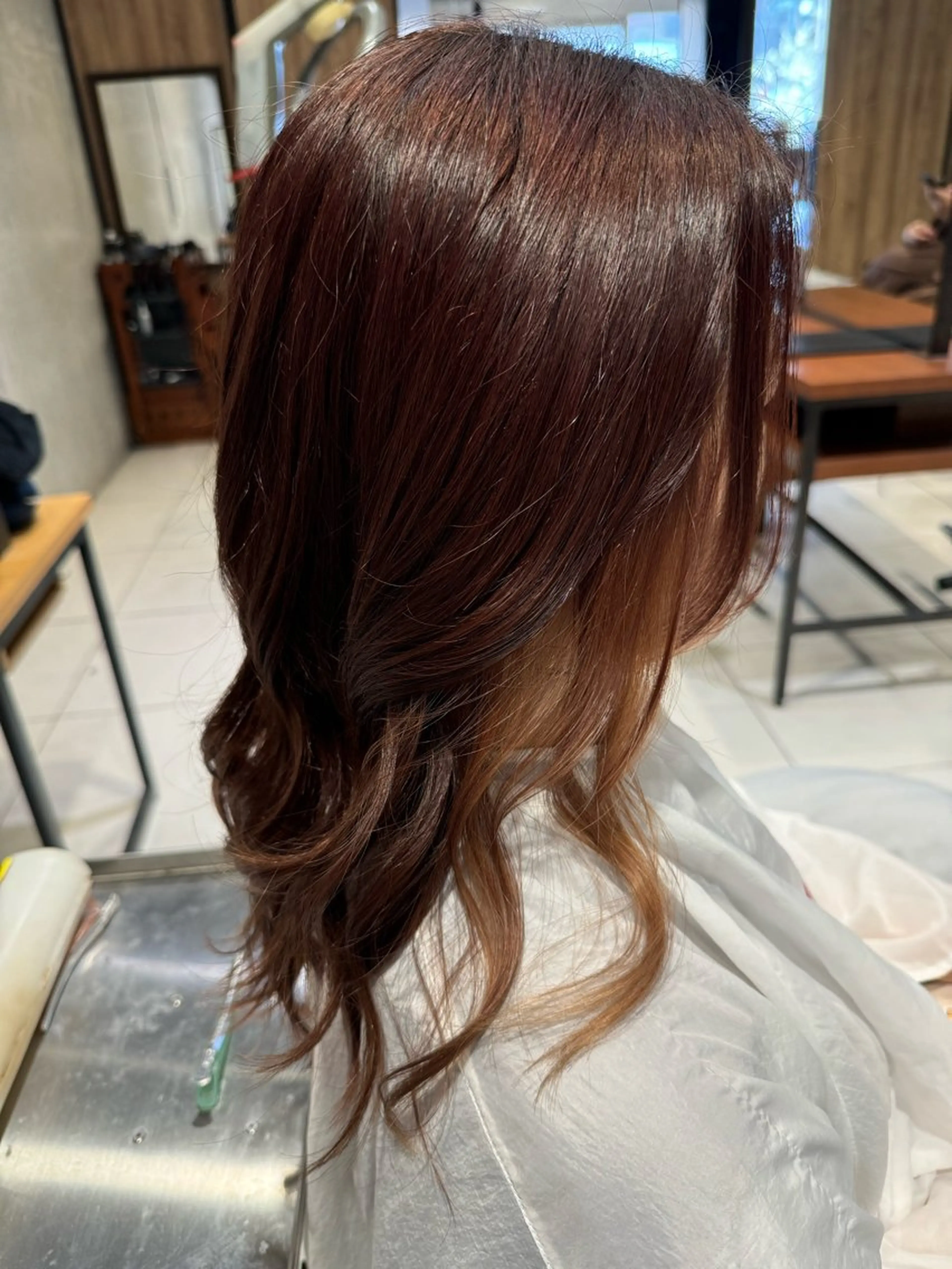 カラー ベージュカラー イヤリングカラー ヘアカラー トリートメント 艶カラー 梨菜💜のヘアスタイル