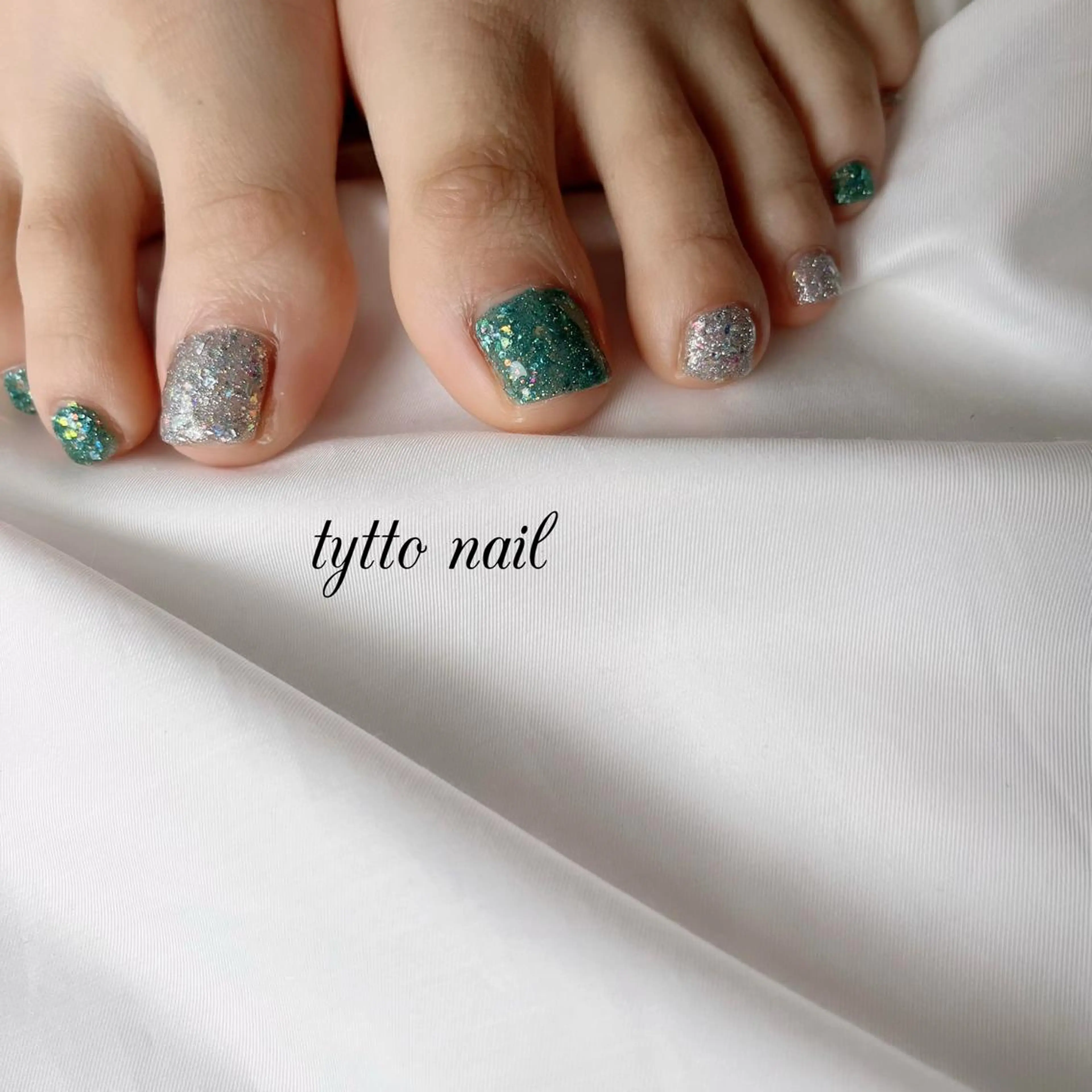 ネイル フラッシュネイル フットネイル キラキラネイル ラメ(グリッター) ワンカラーネイル ハンドネイル tytto nail ❤︎‪‪eri‪‪のネイルデザイン