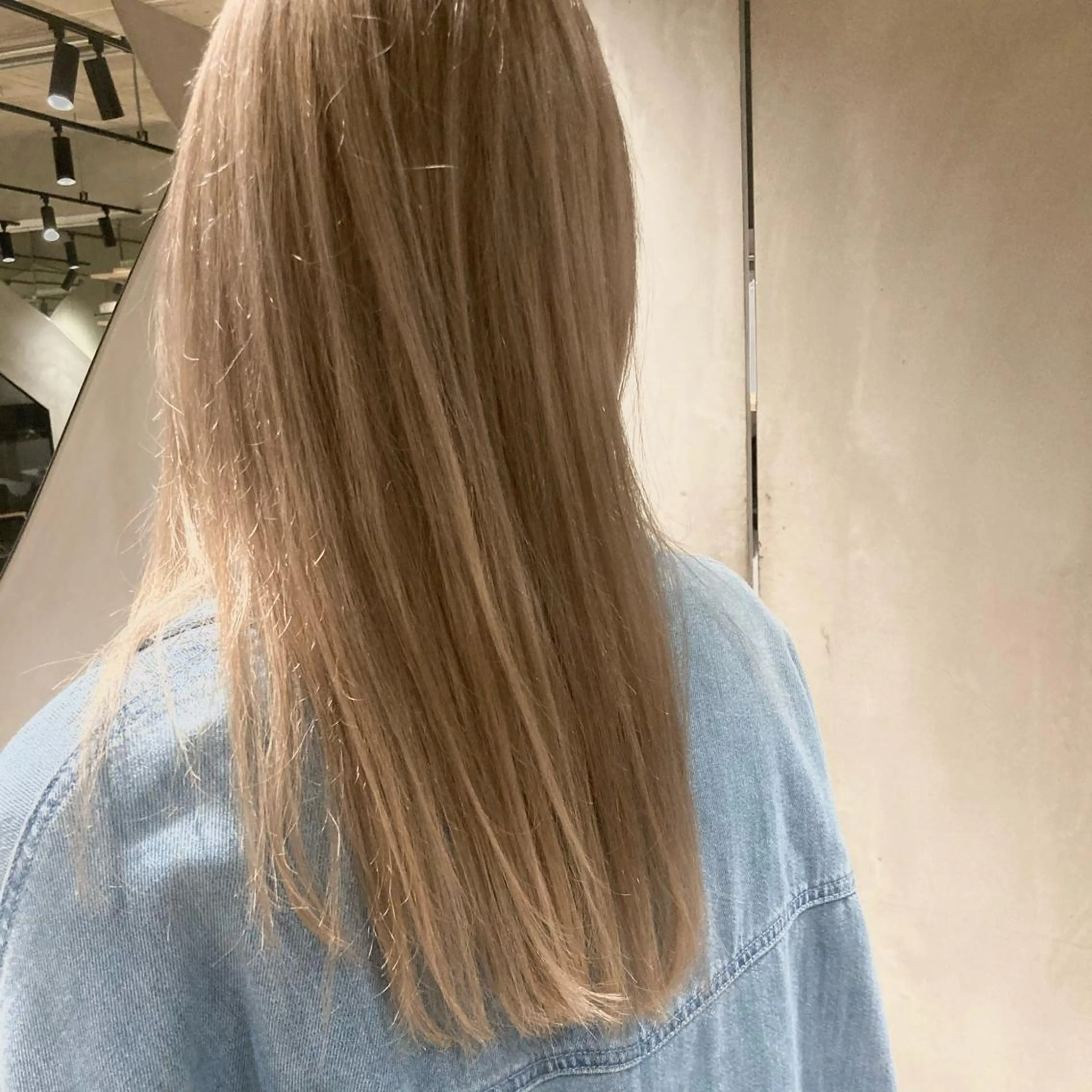 セミロング カラー ショートボブ セミロングパーマ アッシュ ベージュカラー ブリーチ ヘアカラー 🌈圧倒的デザイン力 内井省吾のヘアスタイル