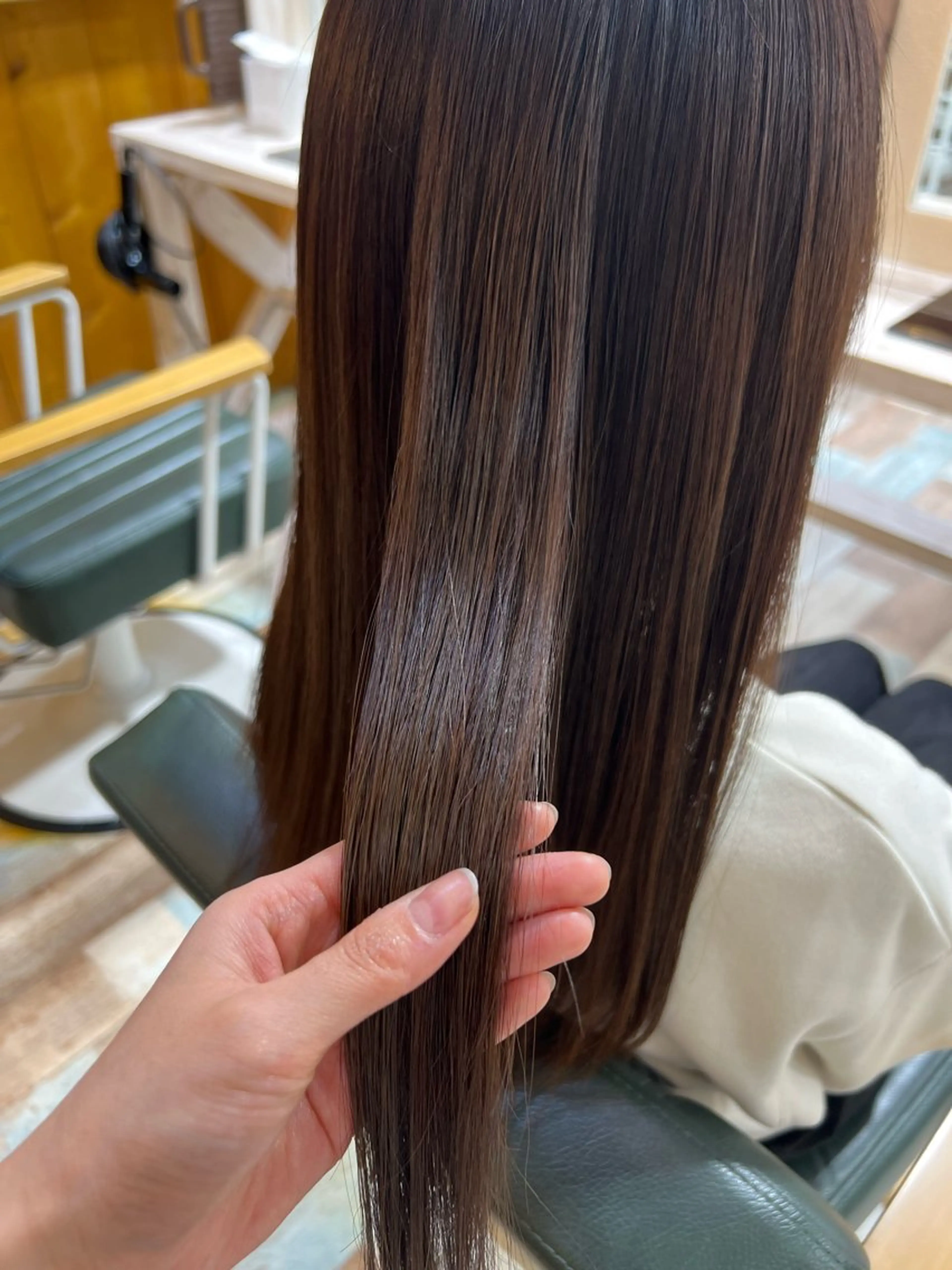 ロング カラー デザインカラー イヤリングカラー ハイライトカラー ボブ 顔周りカット KANA/ボブ/ インナーカラー/艶髪のヘアスタイル