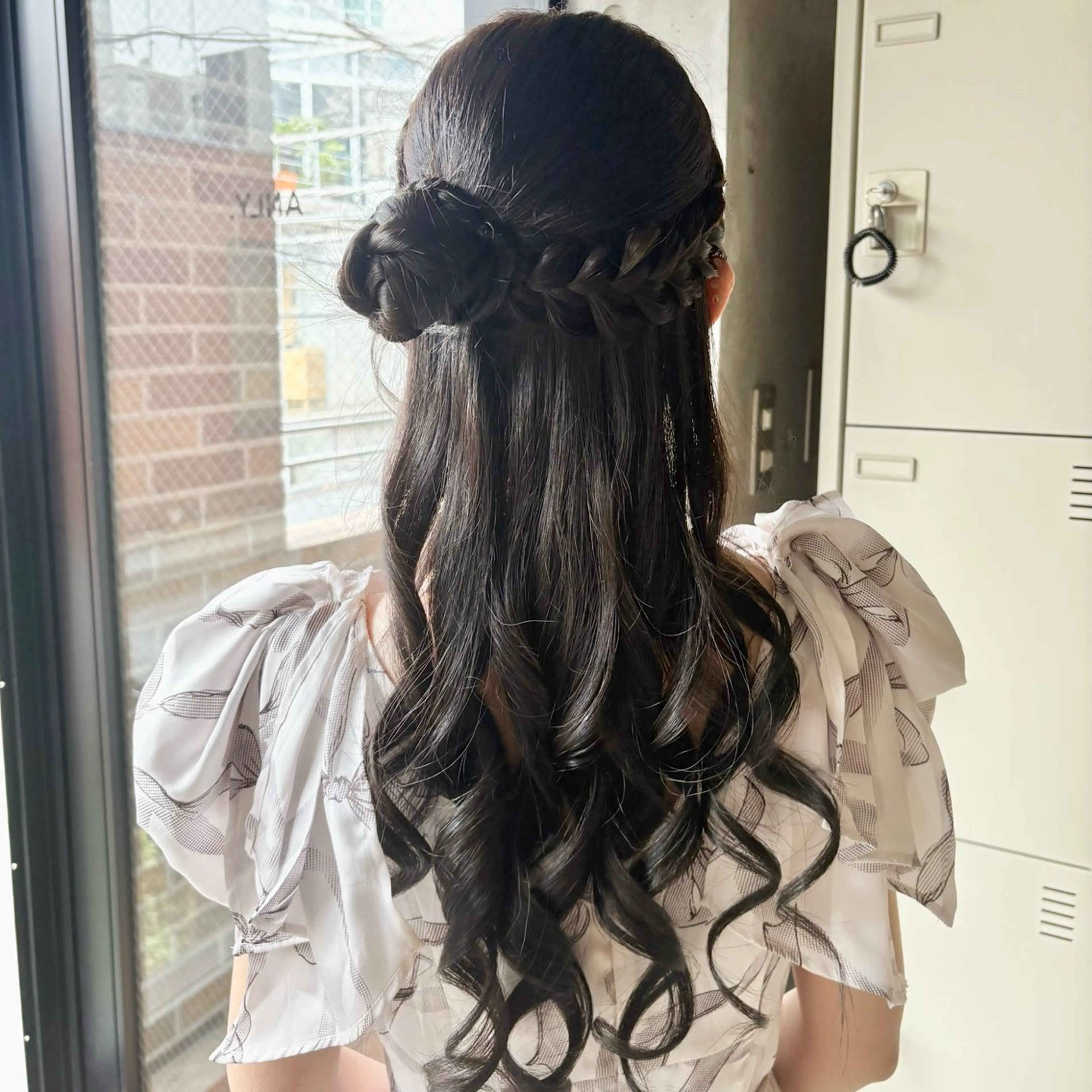 セミロング ヘアアレンジ ヘアセット うる艶/透明感カラー 🐇🤍もものヘアスタイル