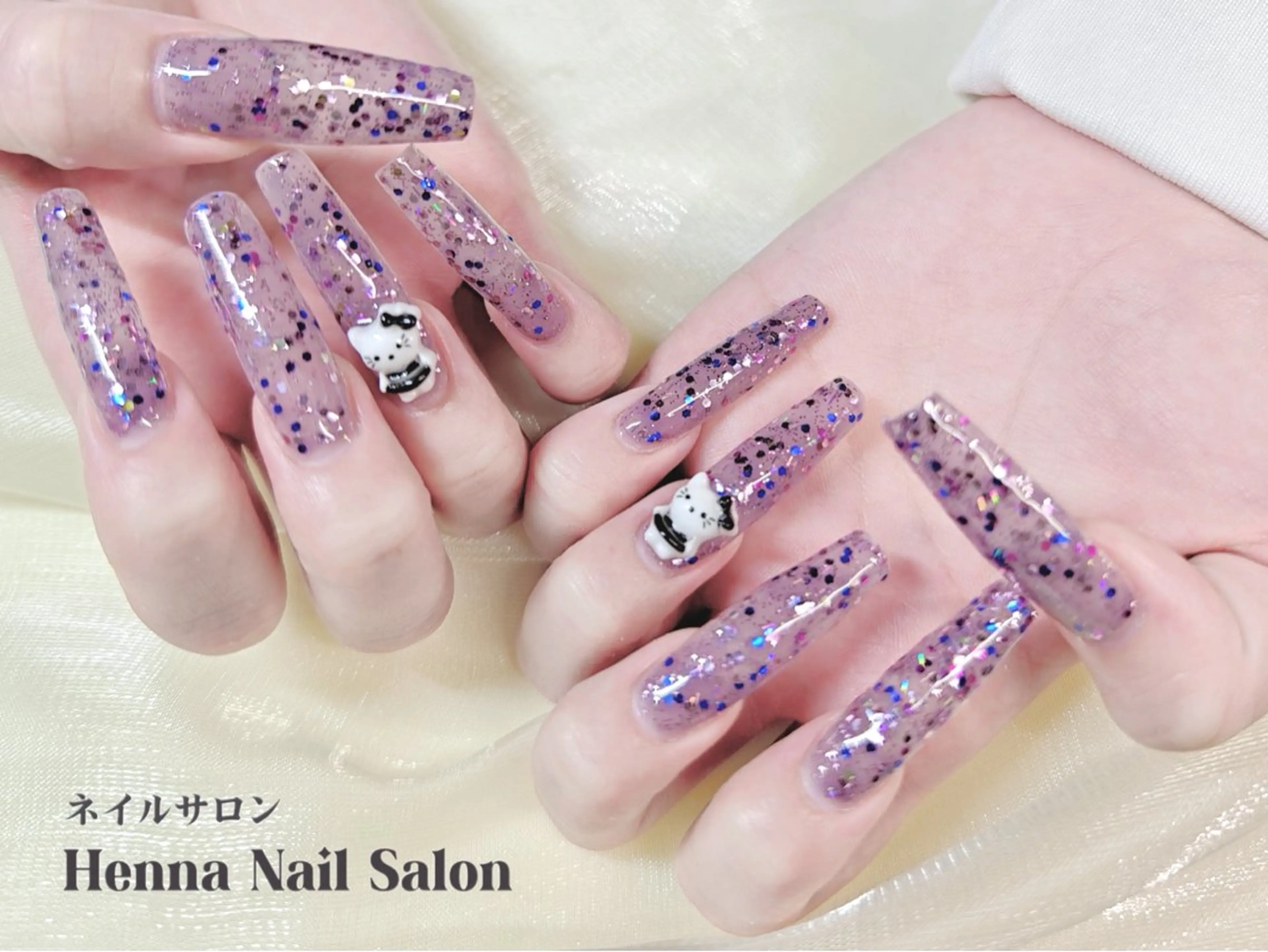 ロング カラー ハンドネイル Henna Kongssalonのネイルデザイン