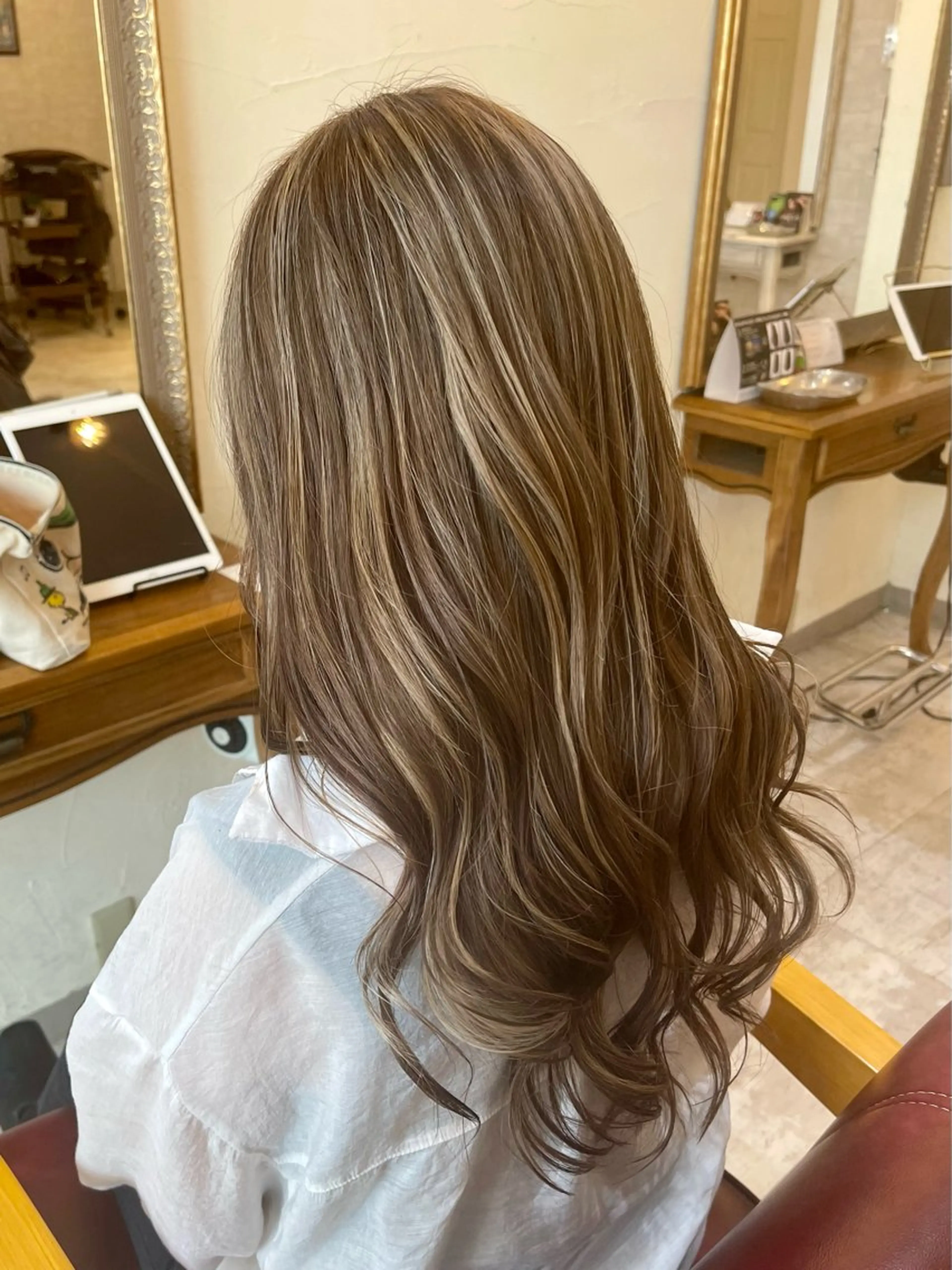 ロング カット ヘアカラー トリートメント 🍭透明感カラー 志賀拓海🍬🌈のヘアスタイル