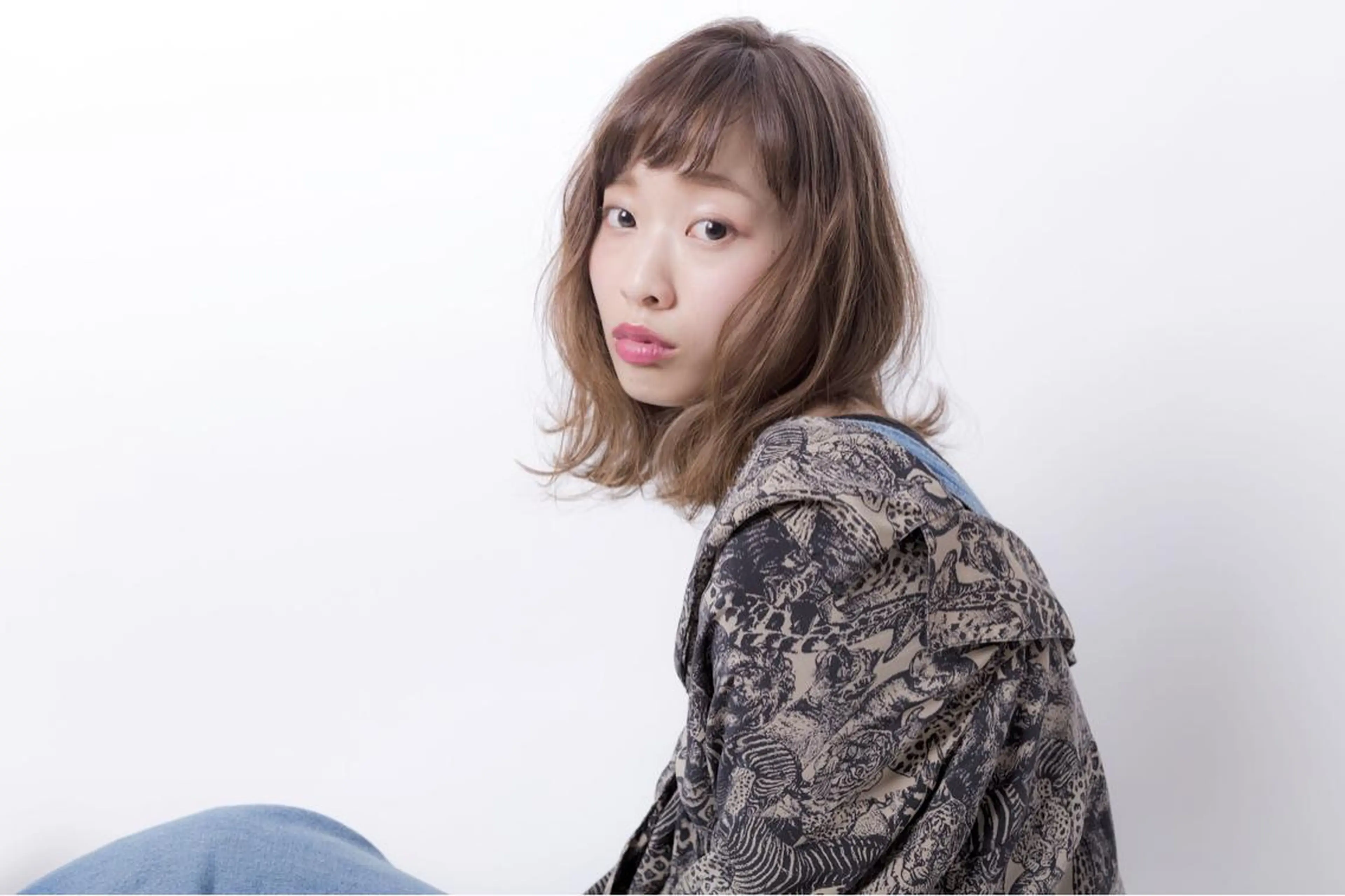 ミディアム カラー ベージュカラー ブリーチ ショコラベージュ 透明感カラー グラデーションカラー カット ヘアカラー トリートメント 池田 真由美のヘアスタイル