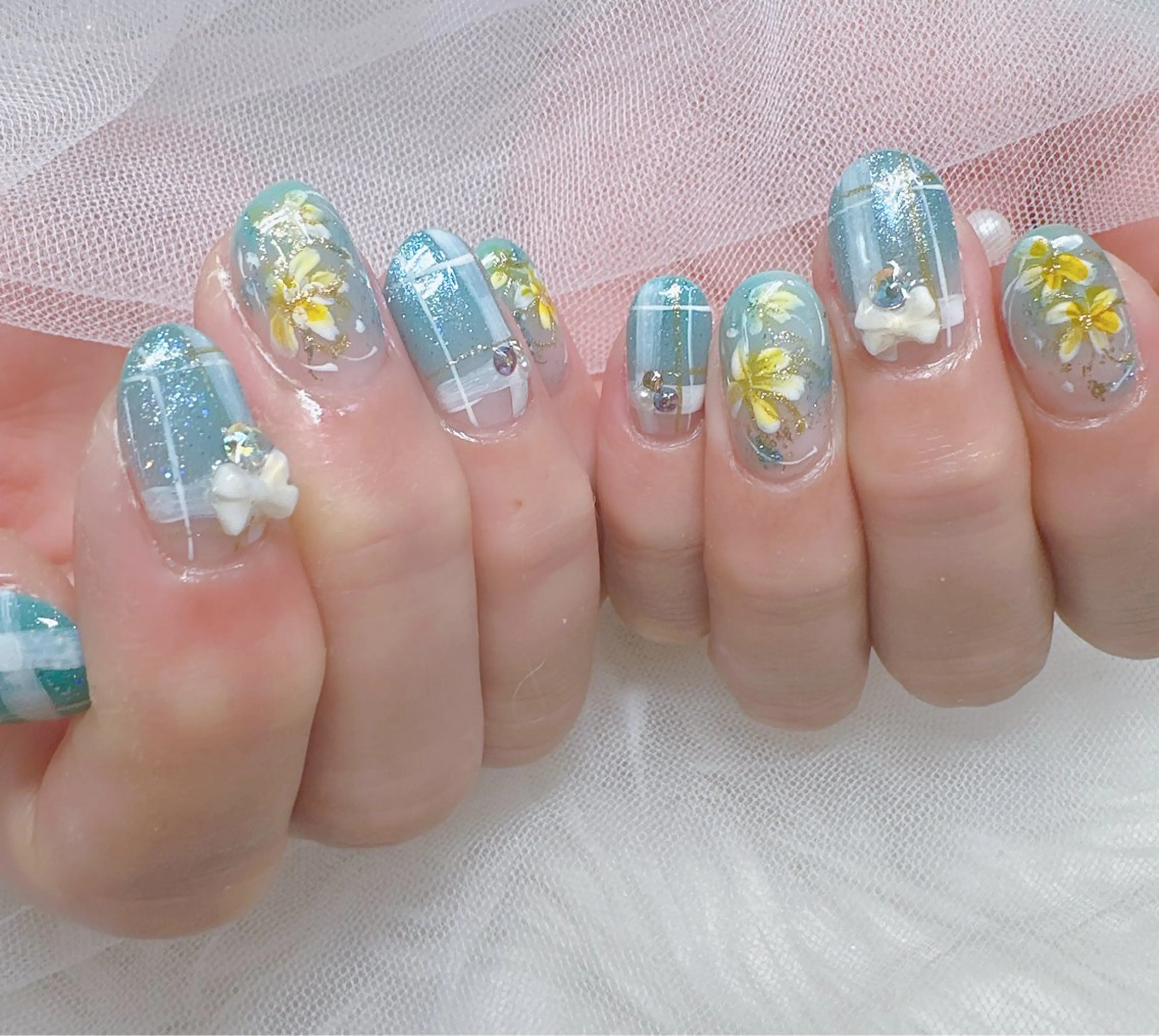 ネイル 高島 夏海のネイルデザイン