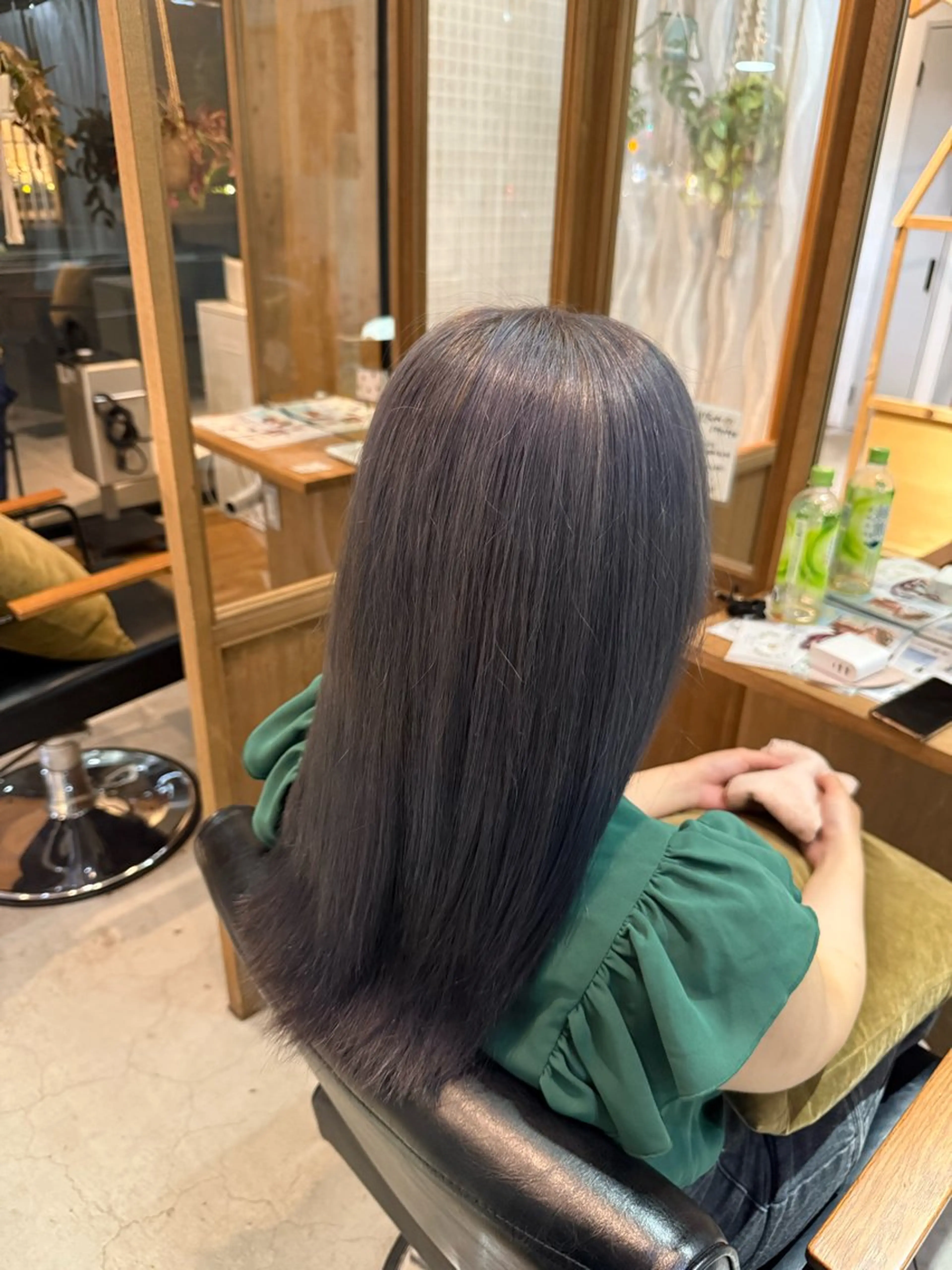 セミロング カラー ブリーチ ブルーカラー FERIA池田/ 大達咲月のヘアスタイル