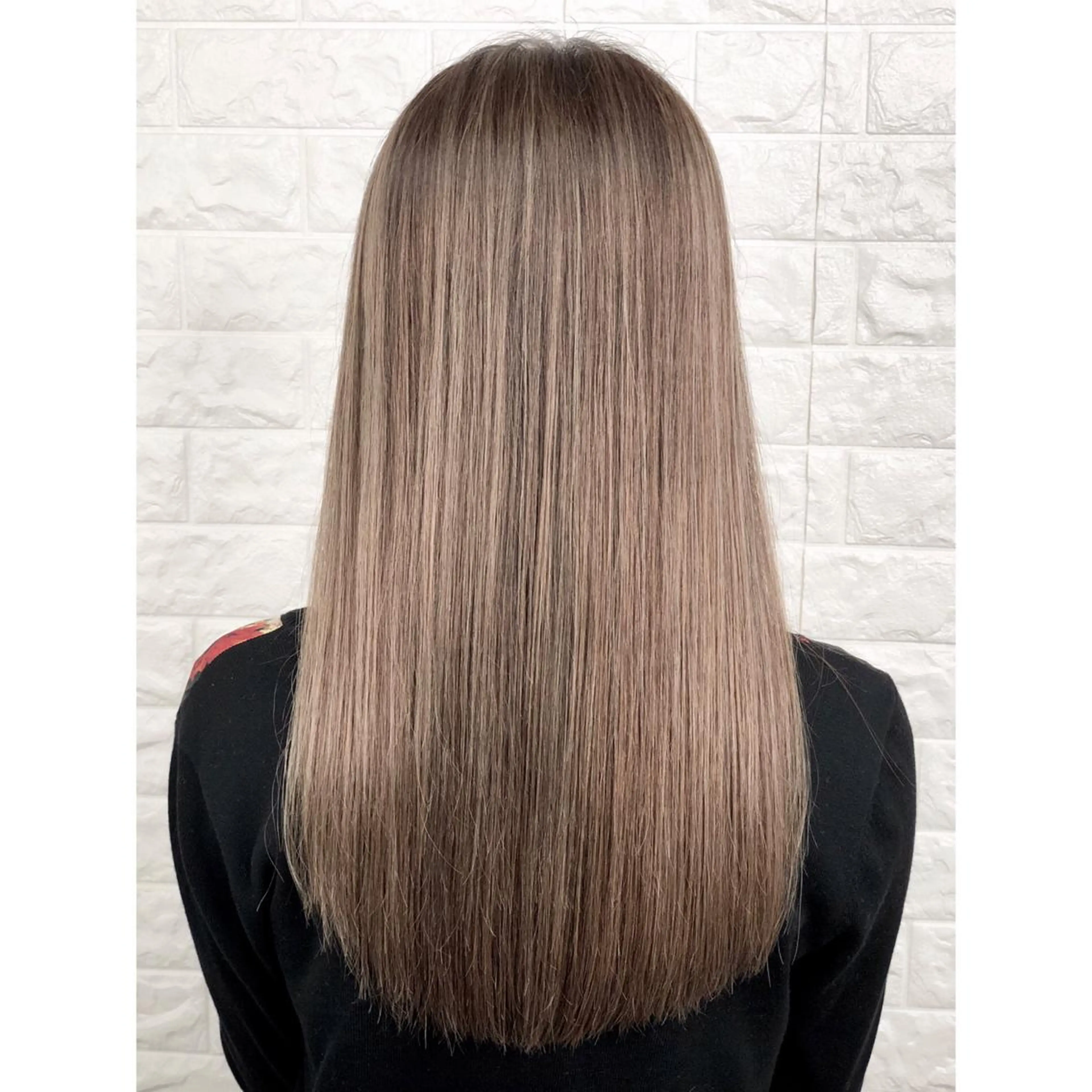 セミロング カラー ベージュカラー 透明感カラー ハイライトカラー イルミナカラー ミルクティーベージュ 髪質改善特化KIZU /艶髪研究（京都）のヘアスタイル