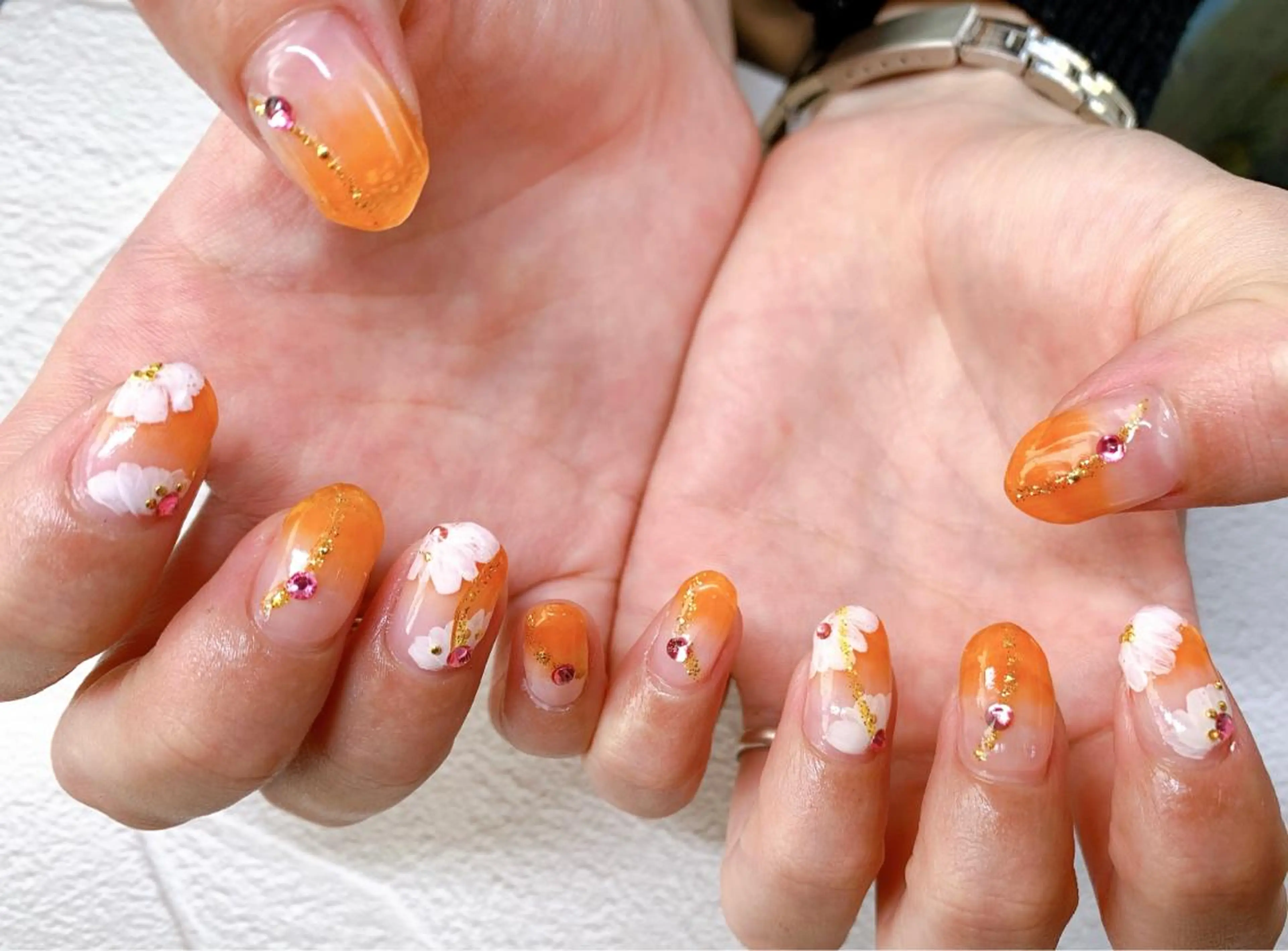 ネイル オレンジ 春ネイル 痩身/脱毛/ネイル HARUKAのエステ・リラクイメージ