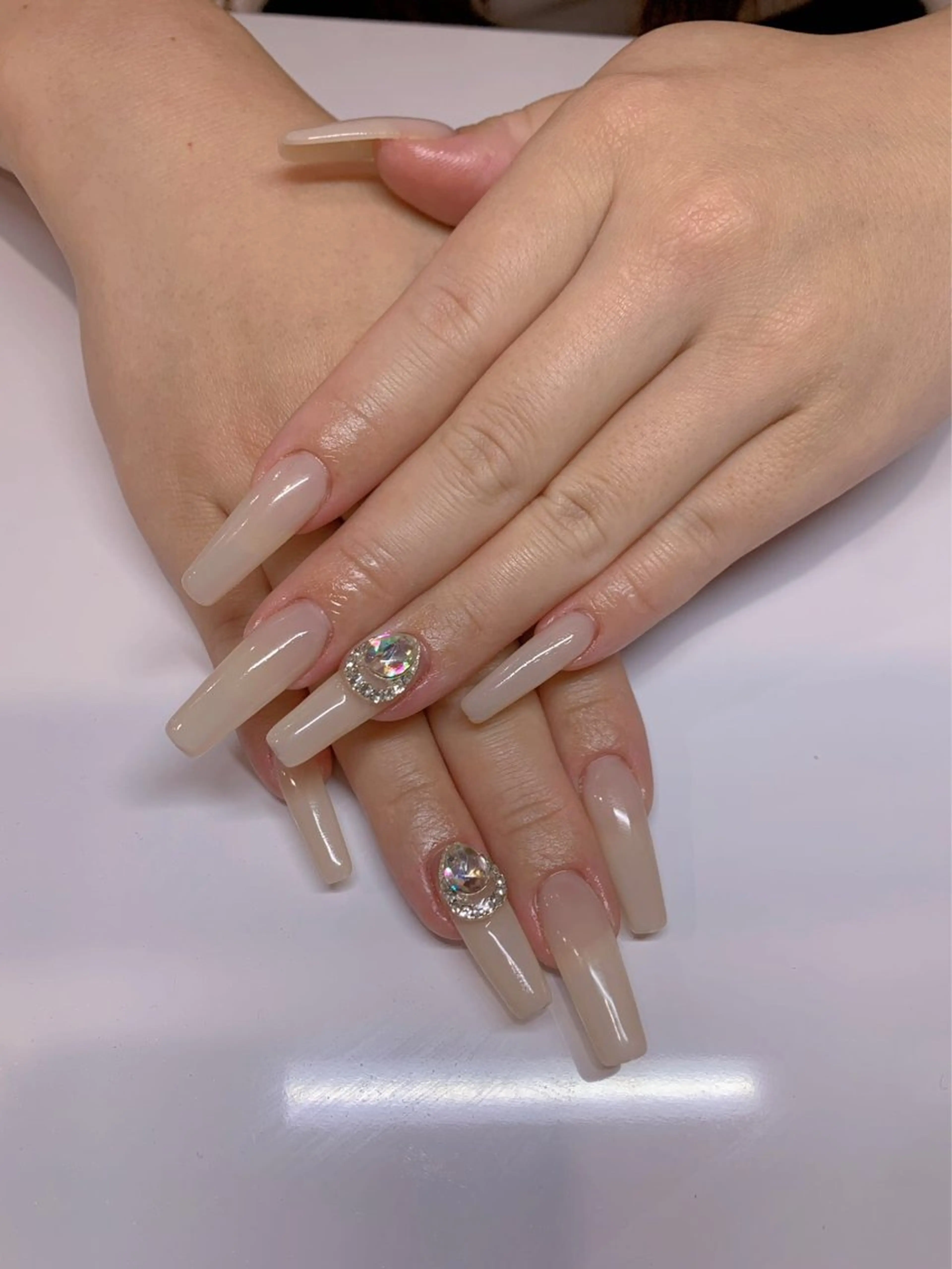 ネイル オーロラネイル 長さ出し フレンチネイル ジェルネイル ガラスフレンチ シーシー ネイルのネイルデザイン