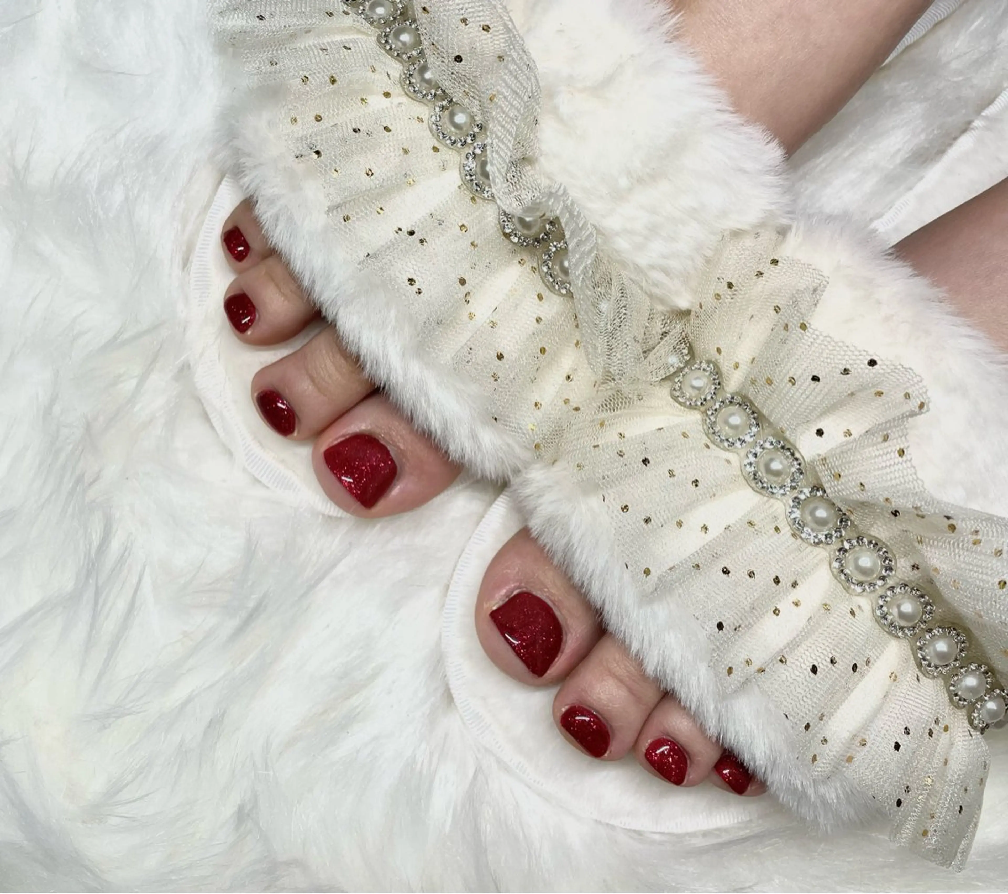 ネイル ラメ(グリッター) 赤色 フットネイル RAMU 【cutill】のネイルデザイン