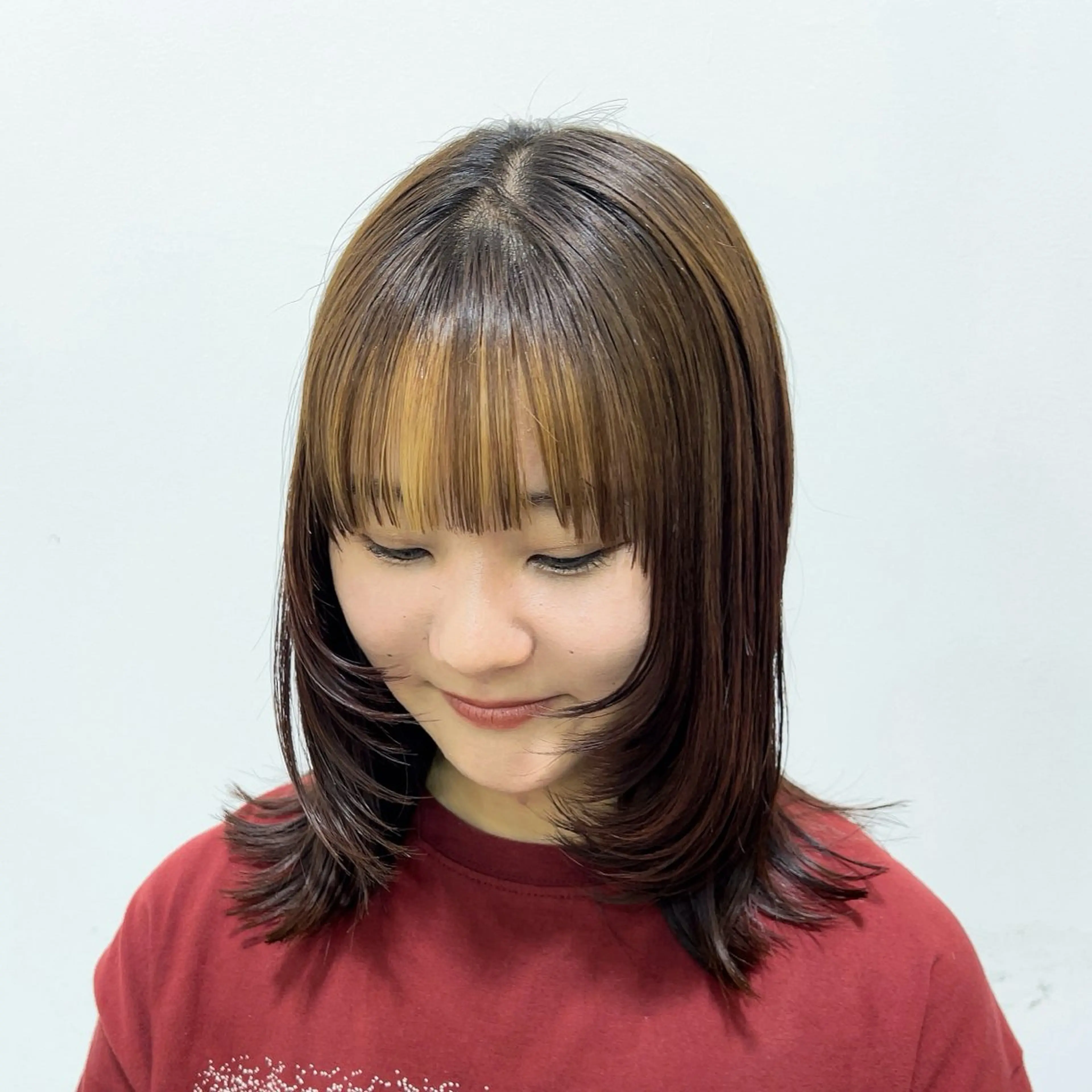 ミディアム 顔まわりレイヤー レイヤーカット カット ヘッドスパ 拝頭　奈枝 Beretのヘアスタイル