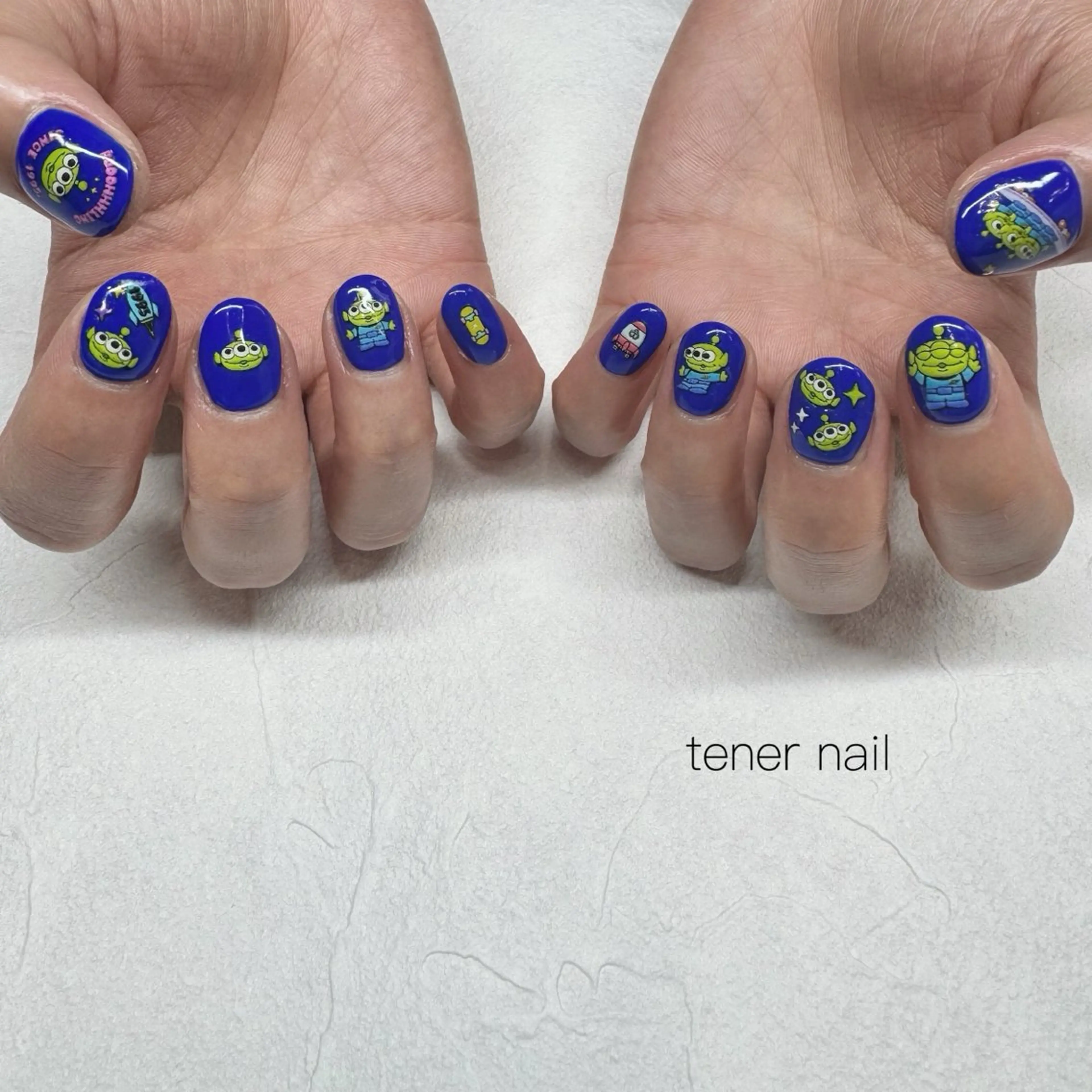 ネイル グリーン ハンドネイル テネルネイル tener nailのネイルデザイン