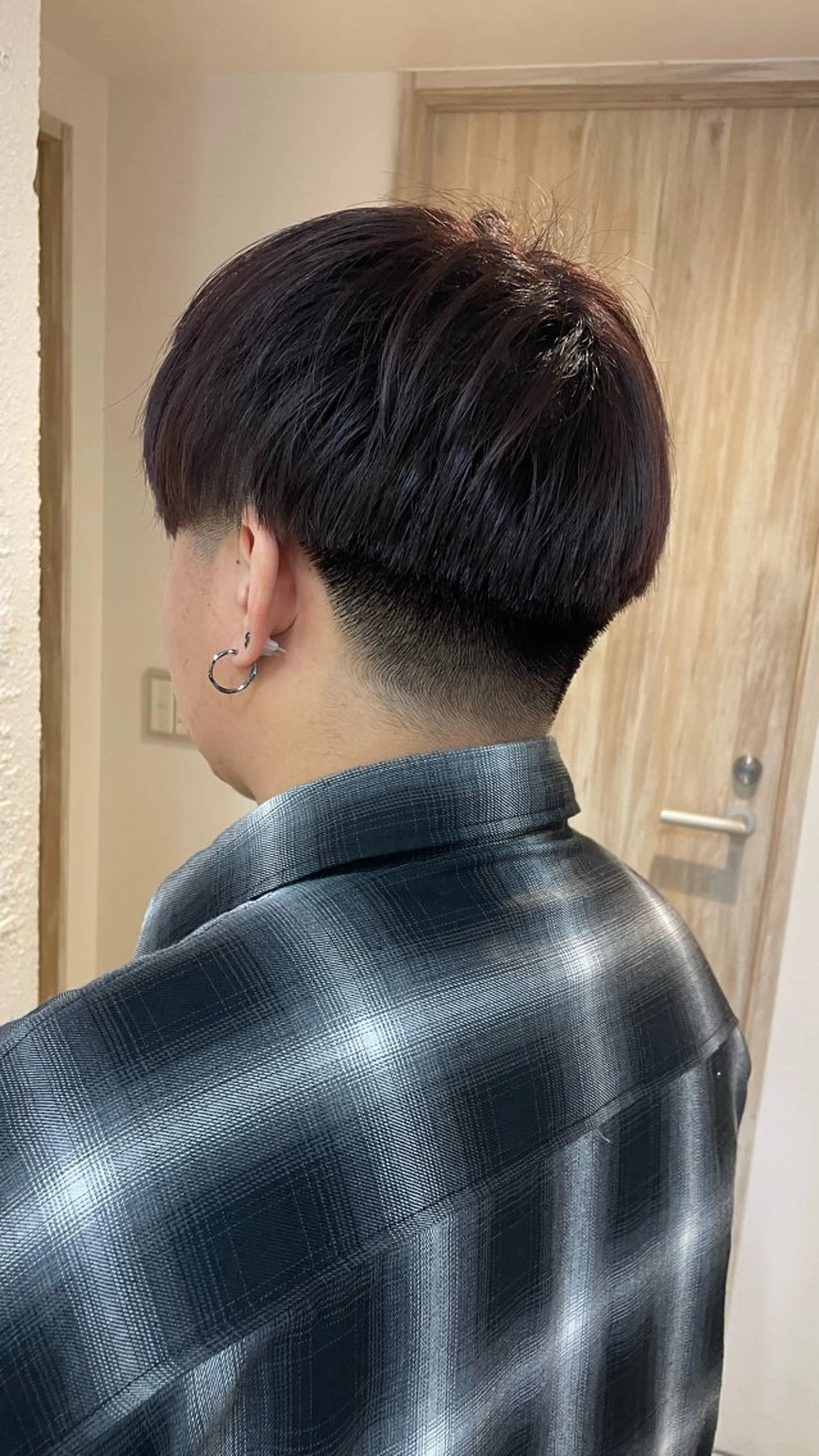 メンズ マッシュ カット ヘアカラー 暖色カラー/ ストレート/くるみのヘアスタイル