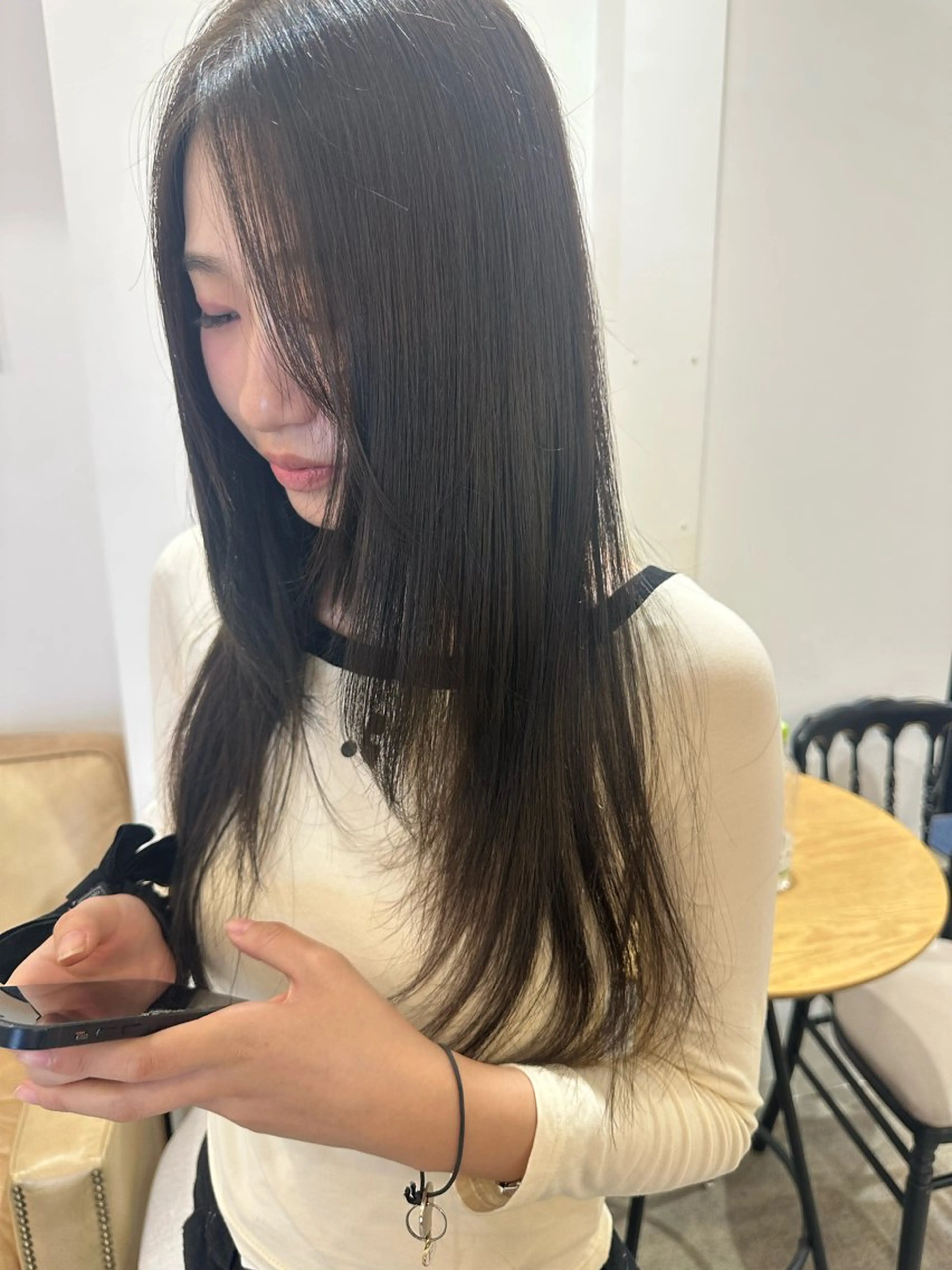 ロング カラー ブリーチ ブリーチなしカラー 前田 彩花のヘアスタイル