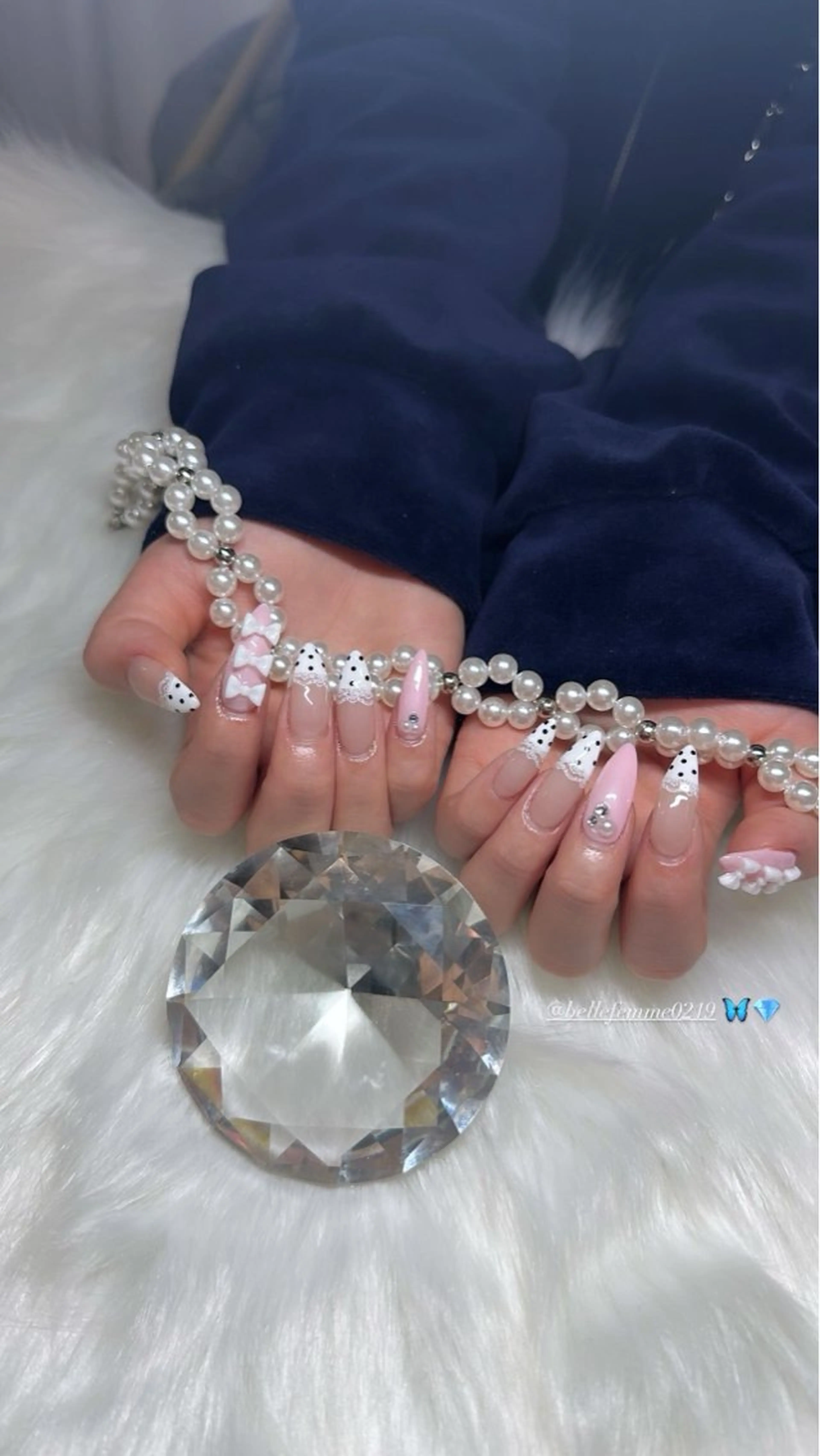 ネイル ドット レース ハンドネイル Belle Fammeのネイルデザイン