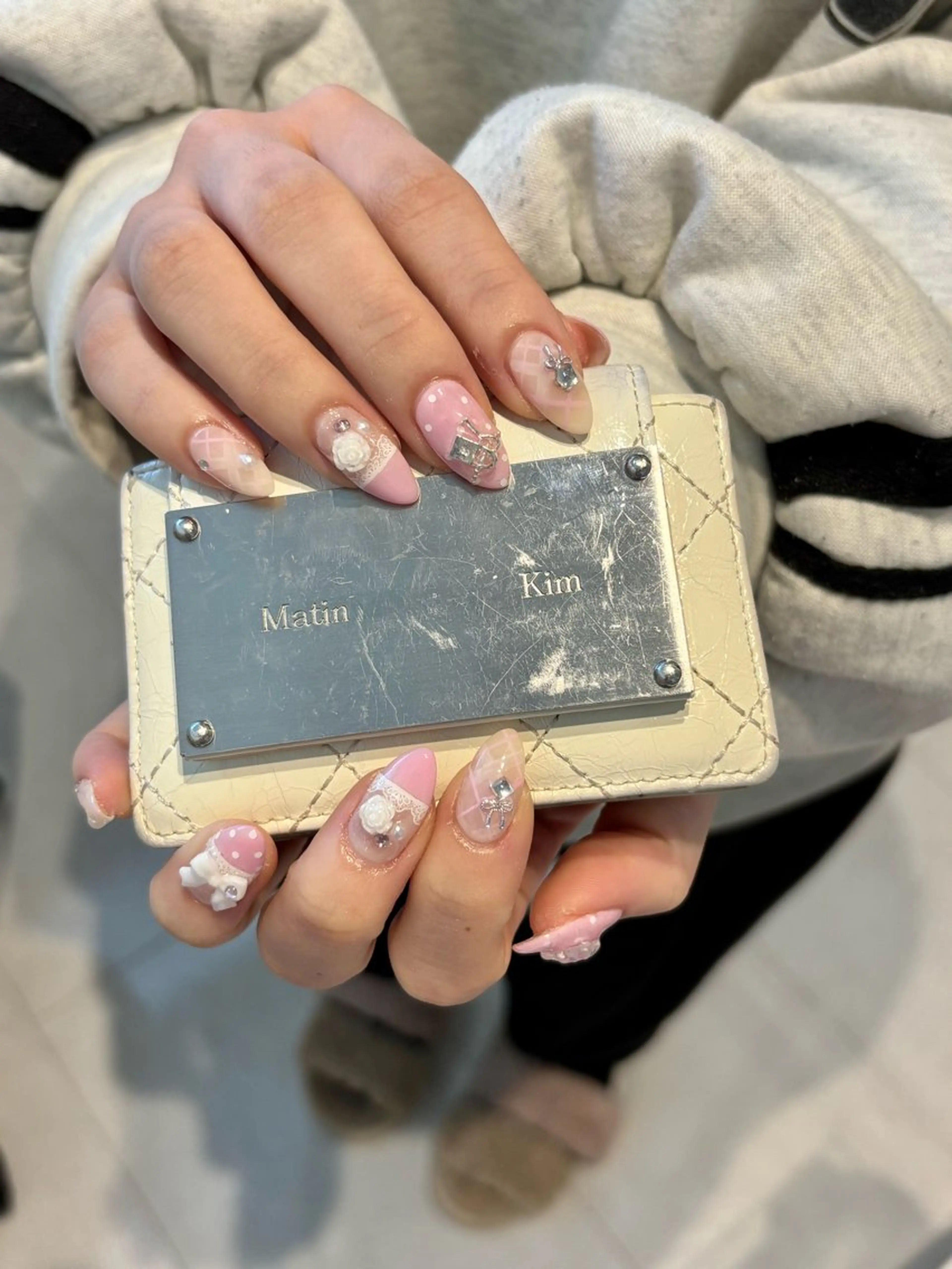 ネイル Roa🎀 ercher立川南口のネイルデザイン