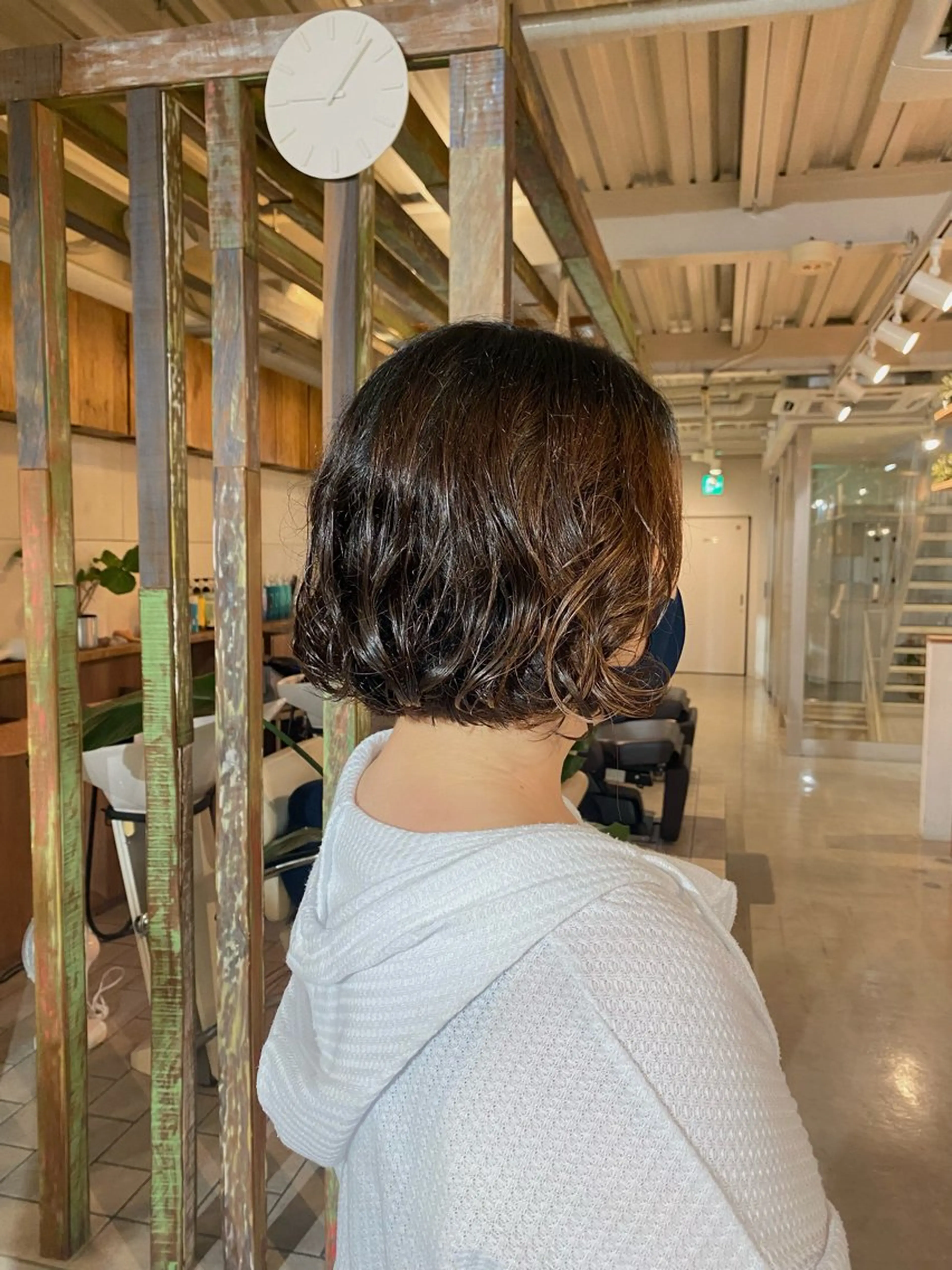 ミディアム ミディアムパーマ くせ毛 白上 愛佳のヘアスタイル