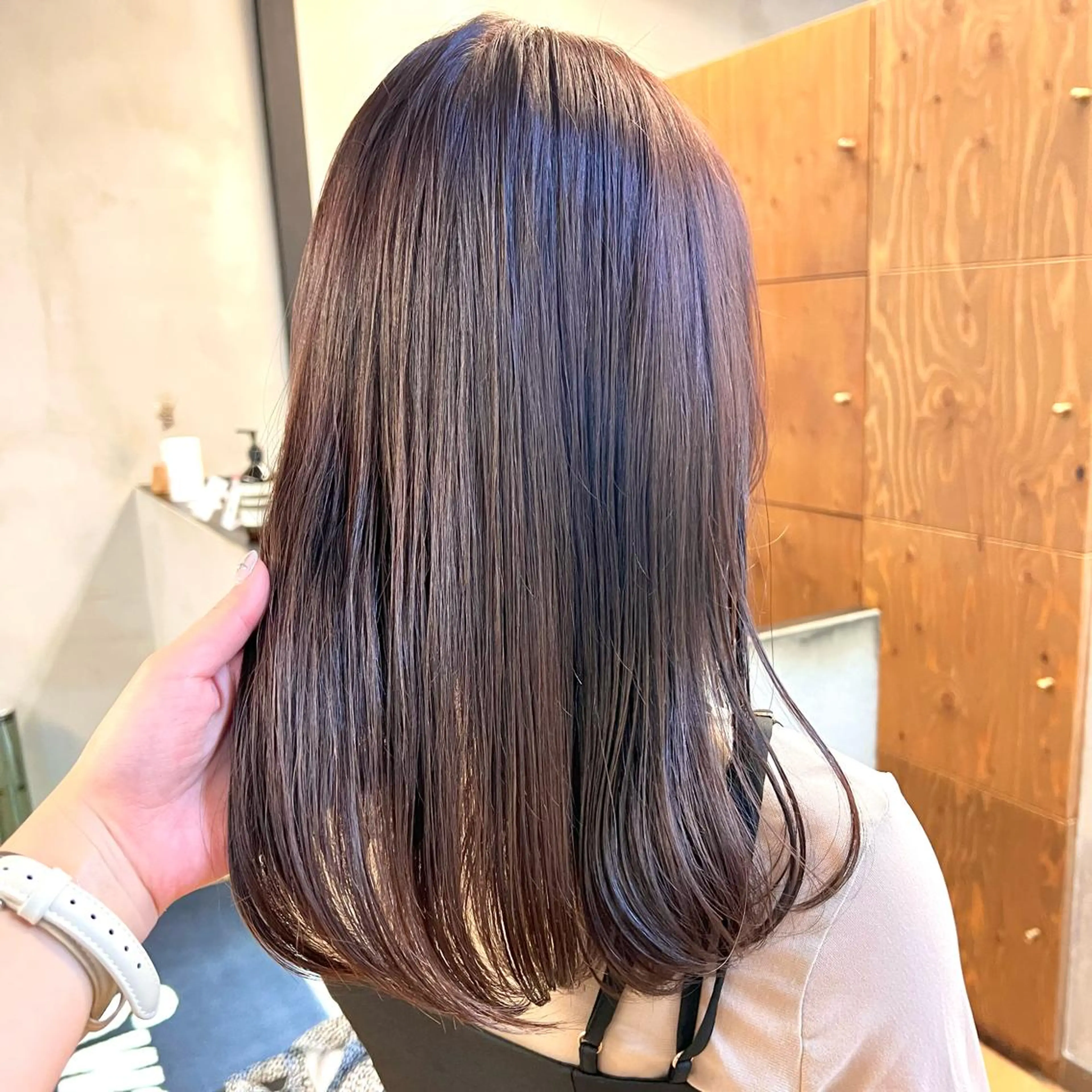 セミロング カラー パーマ ヘアアレンジ メンズ キッズ ネイル マツエク・マツパ アイブロウ ブラウン カット ヘアカラー トリートメント 前川 朋香のヘアスタイル