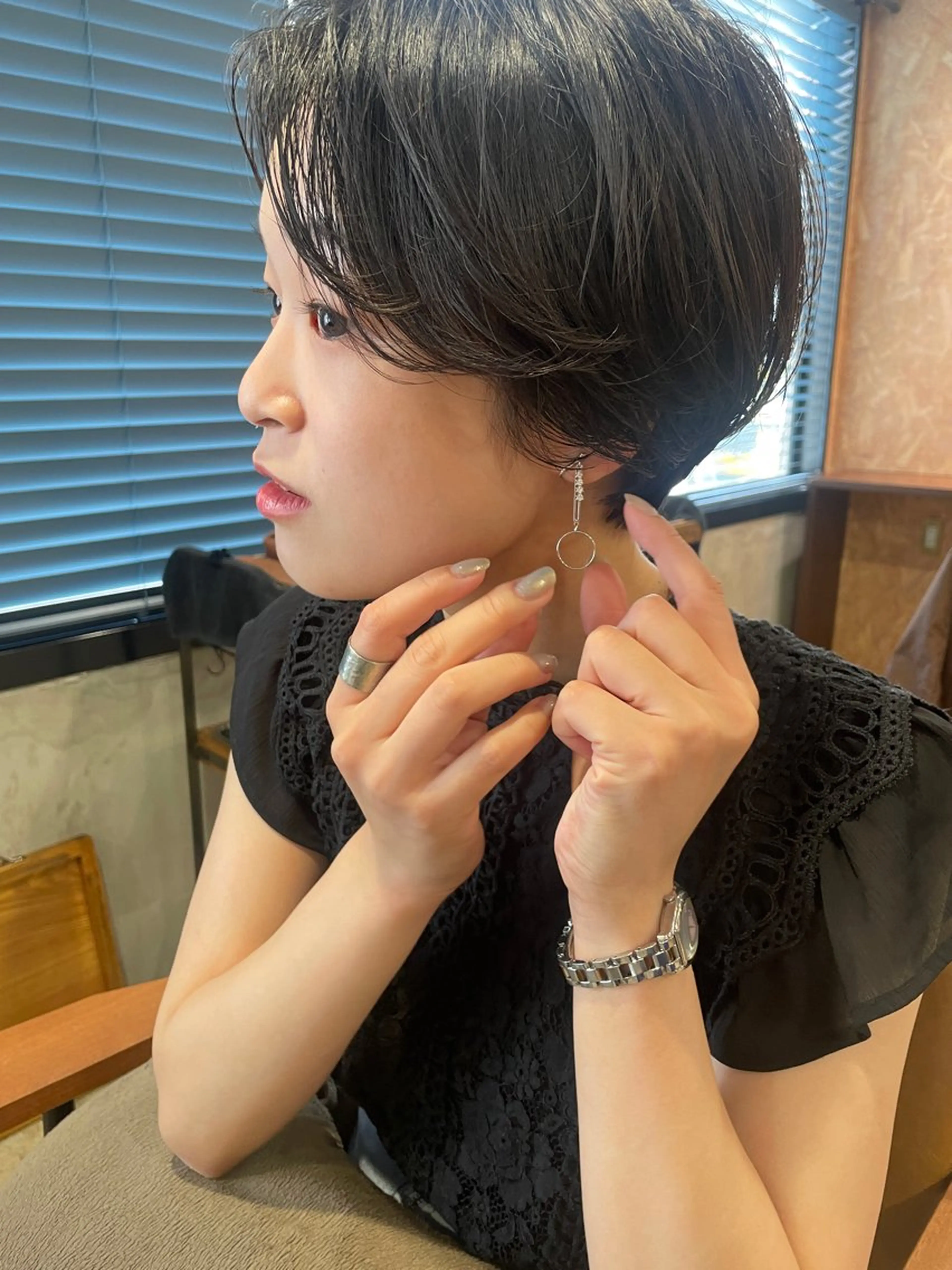 ショート ハンサムショート ショートヘア カット さの あやねのヘアスタイル
