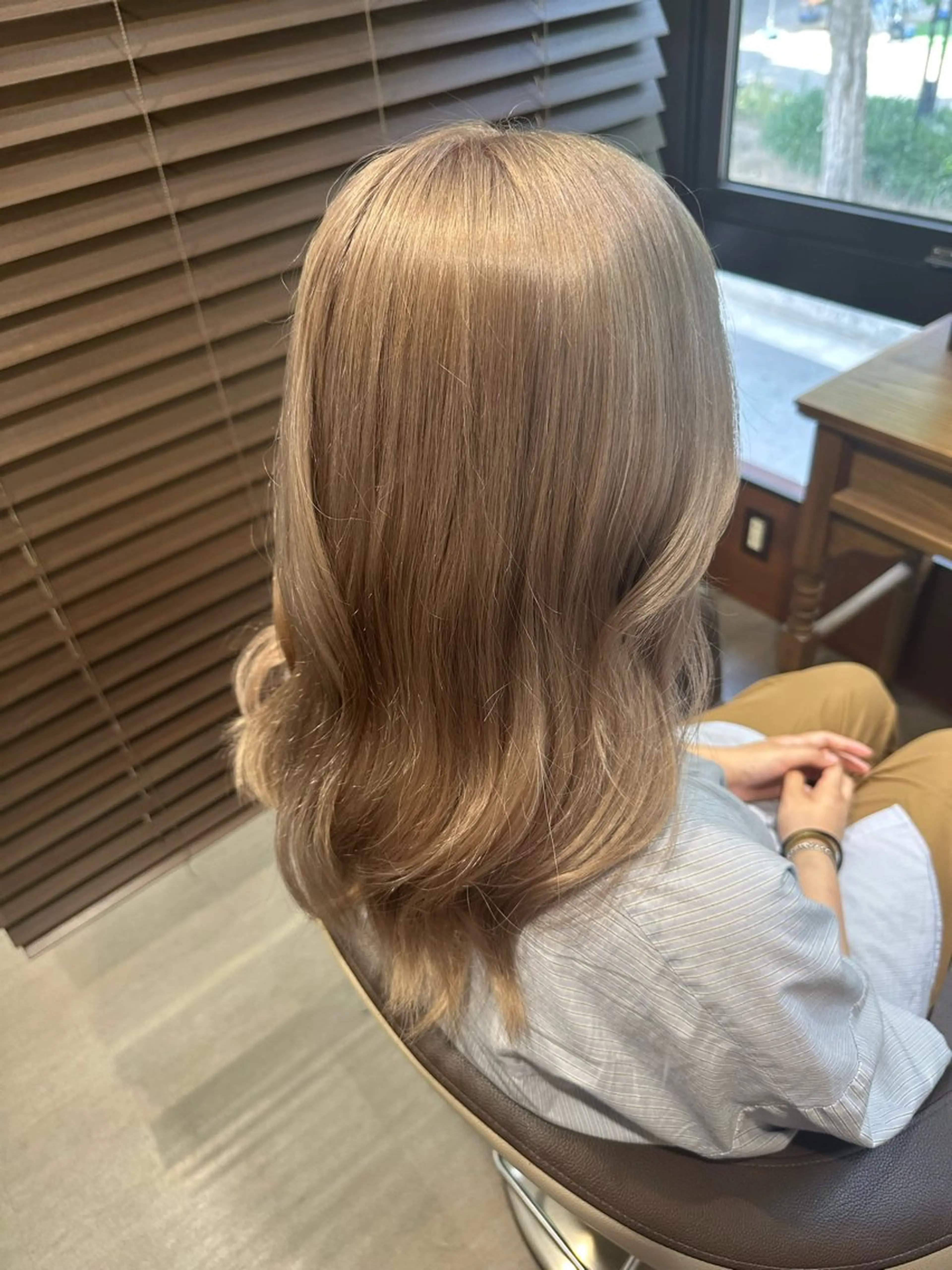 セミロング カラー ヘアカラー トリートメント RINA .のヘアスタイル