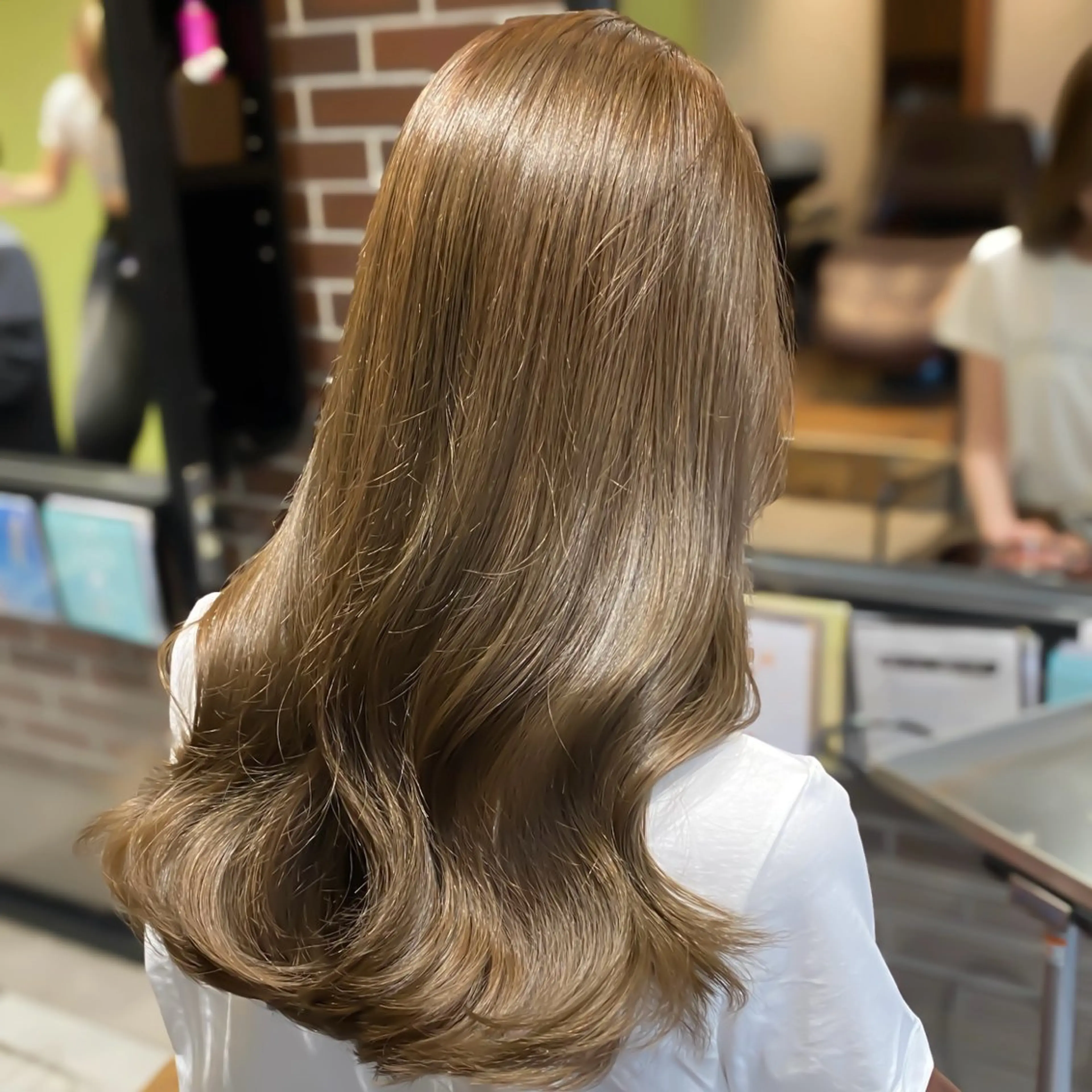 ロング カラー ベージュカラー ブリーチ ケアブリーチ 透明感カラー オリーブベージュ カット ヘアカラー トリートメント ハッシュカット/艶感 カラー/ユウキ✨のヘアスタイル