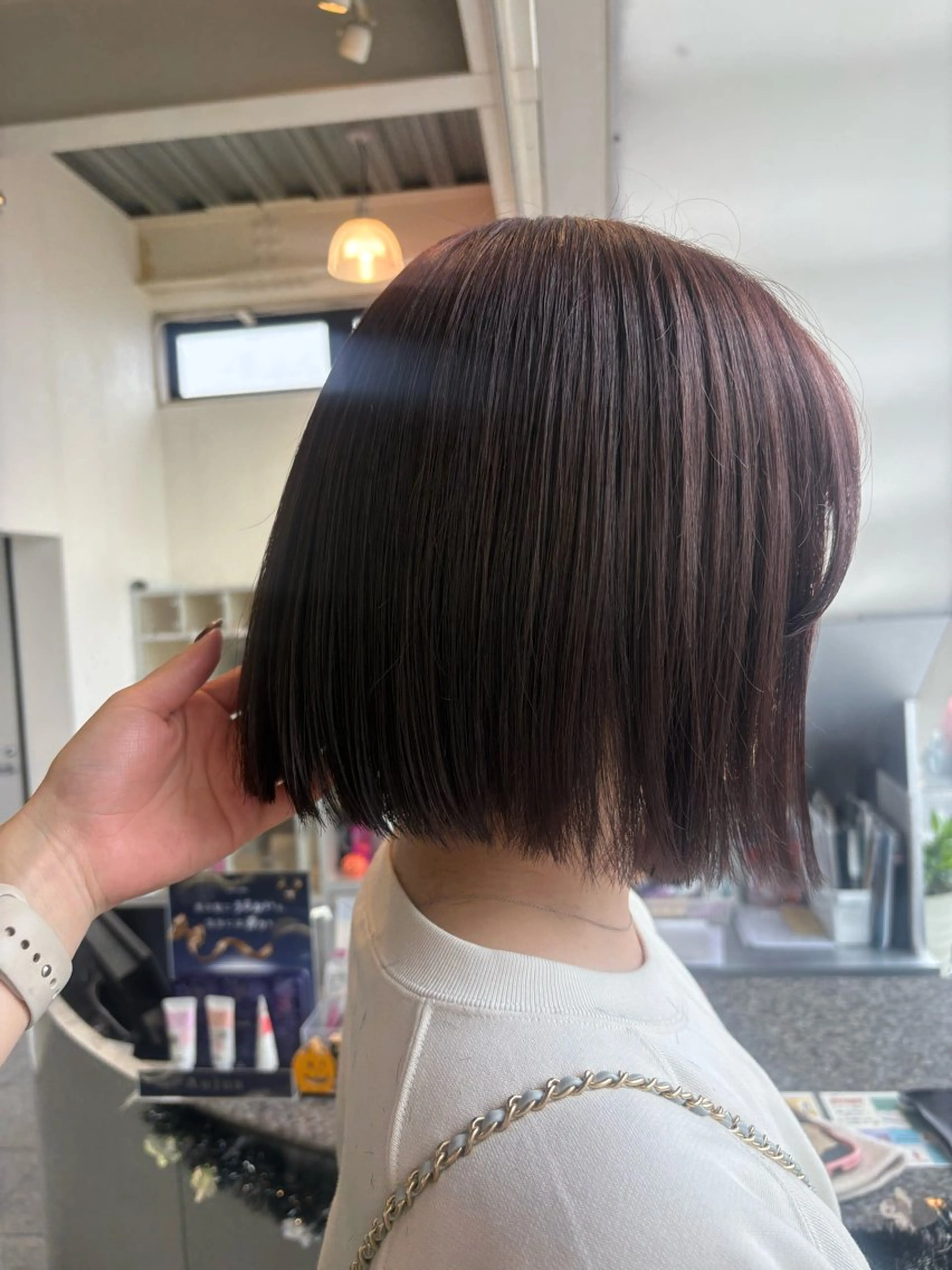 ショート 切りっぱなしボブ ボブ カット ハイトーン/ブリーチ 🤍足立里湖のヘアスタイル