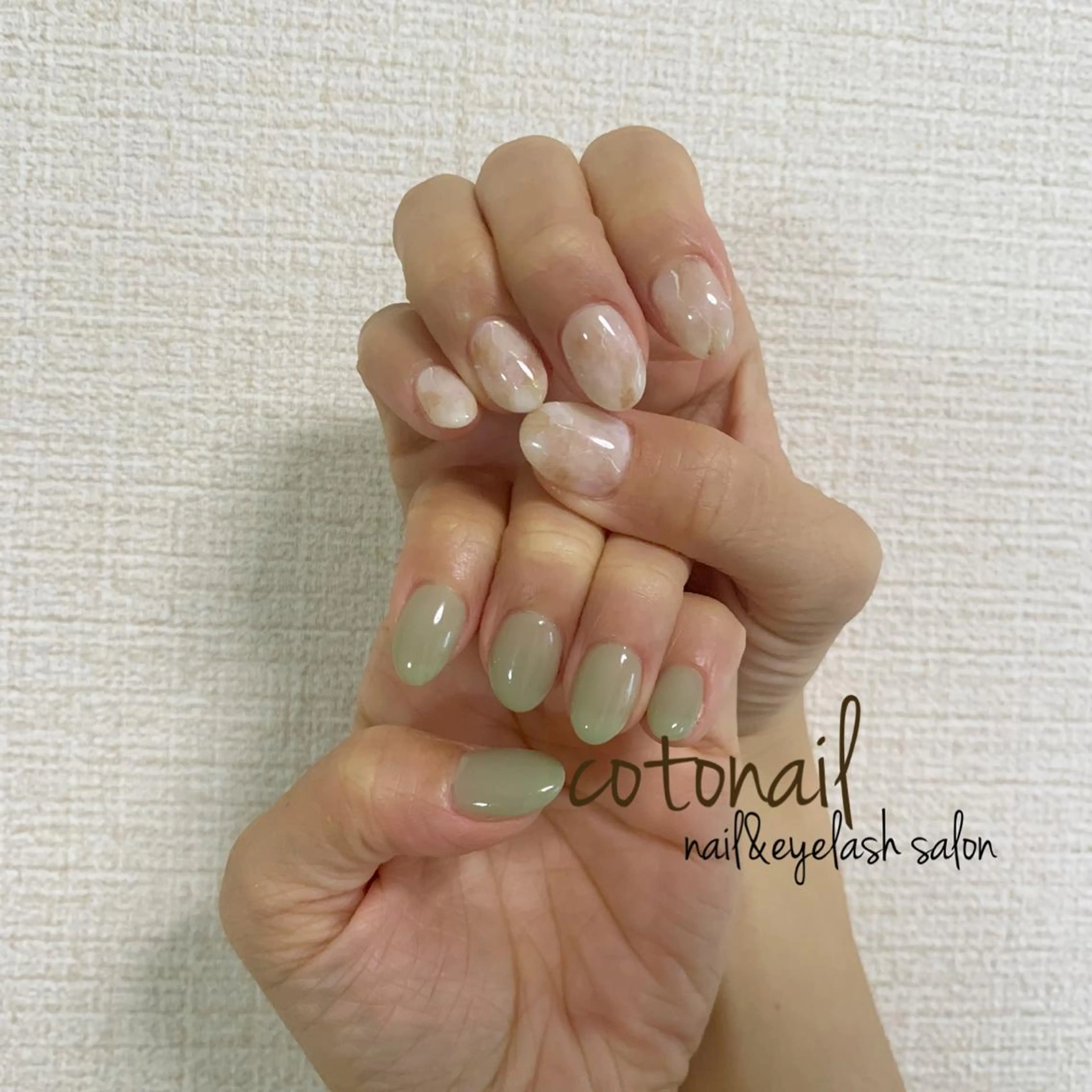 ミディアム ネイル アートネイル ハンドネイル ツメトマツゲ .のネイルデザイン