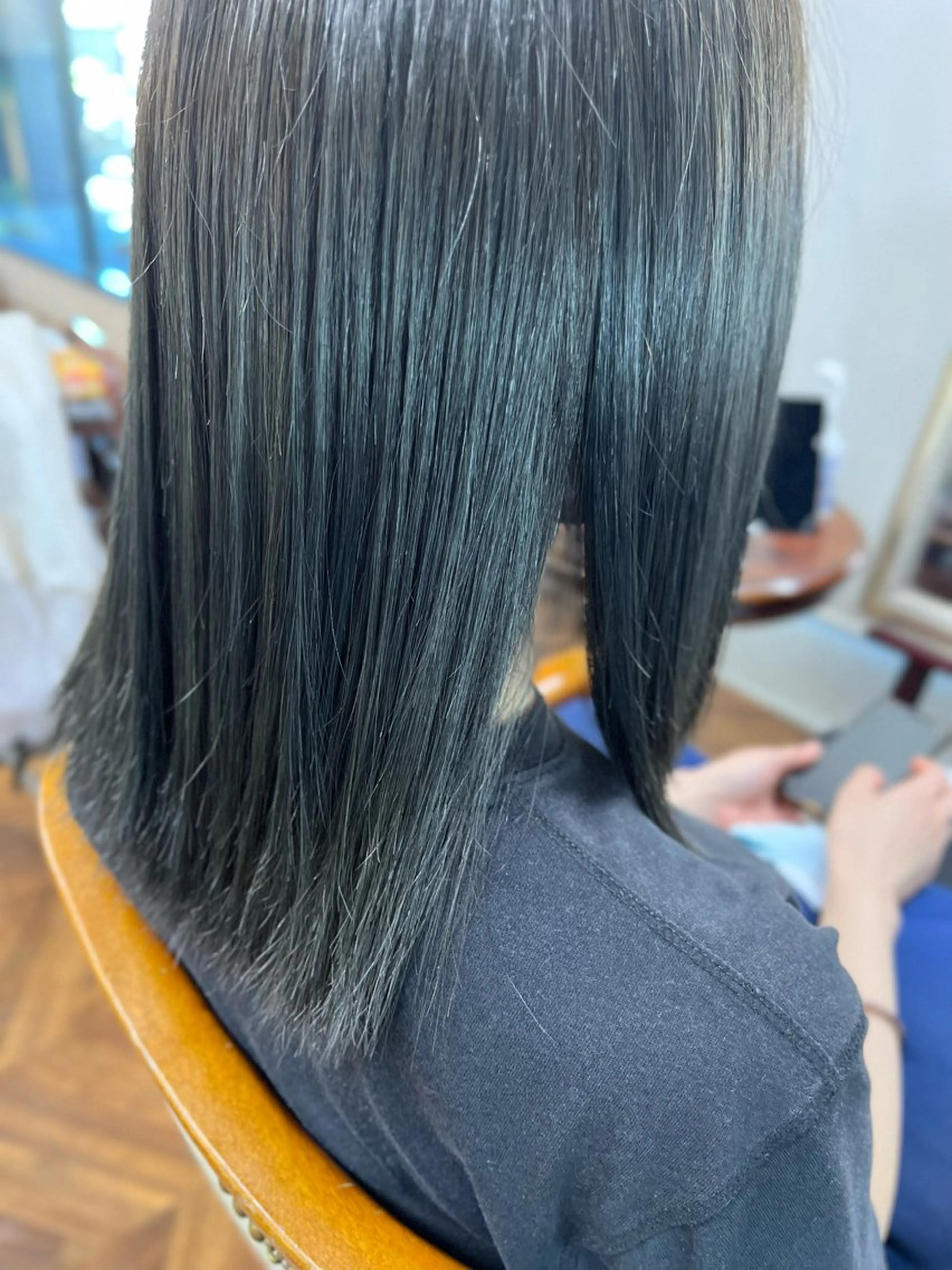 ミディアム カラー MARKA 🫧 YUKAのヘアスタイル