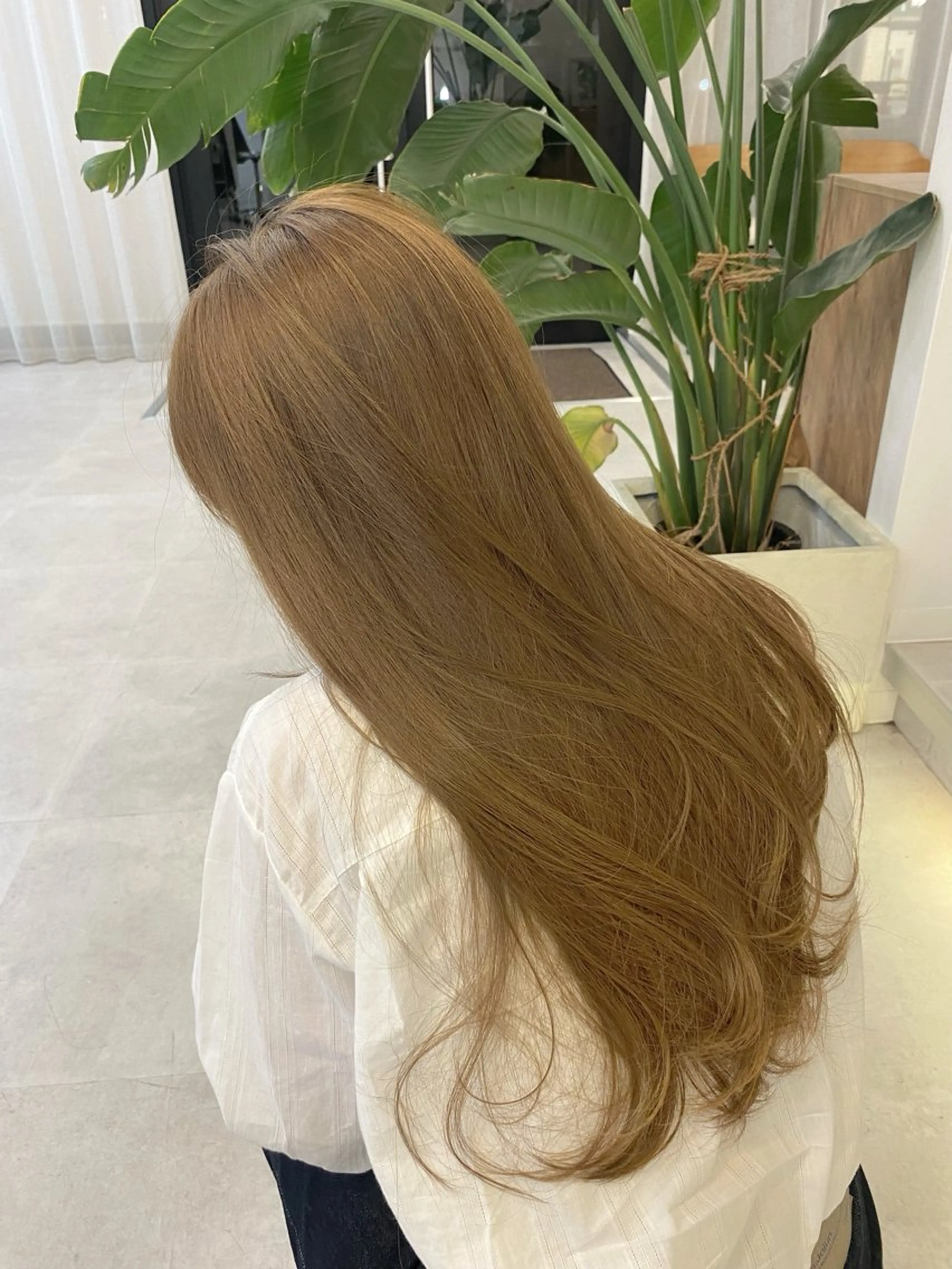 【4月限定キャンペーン5名様限定クーポン】デザインカット+ブリーチなしWカラー＋極上トリートメントの写真