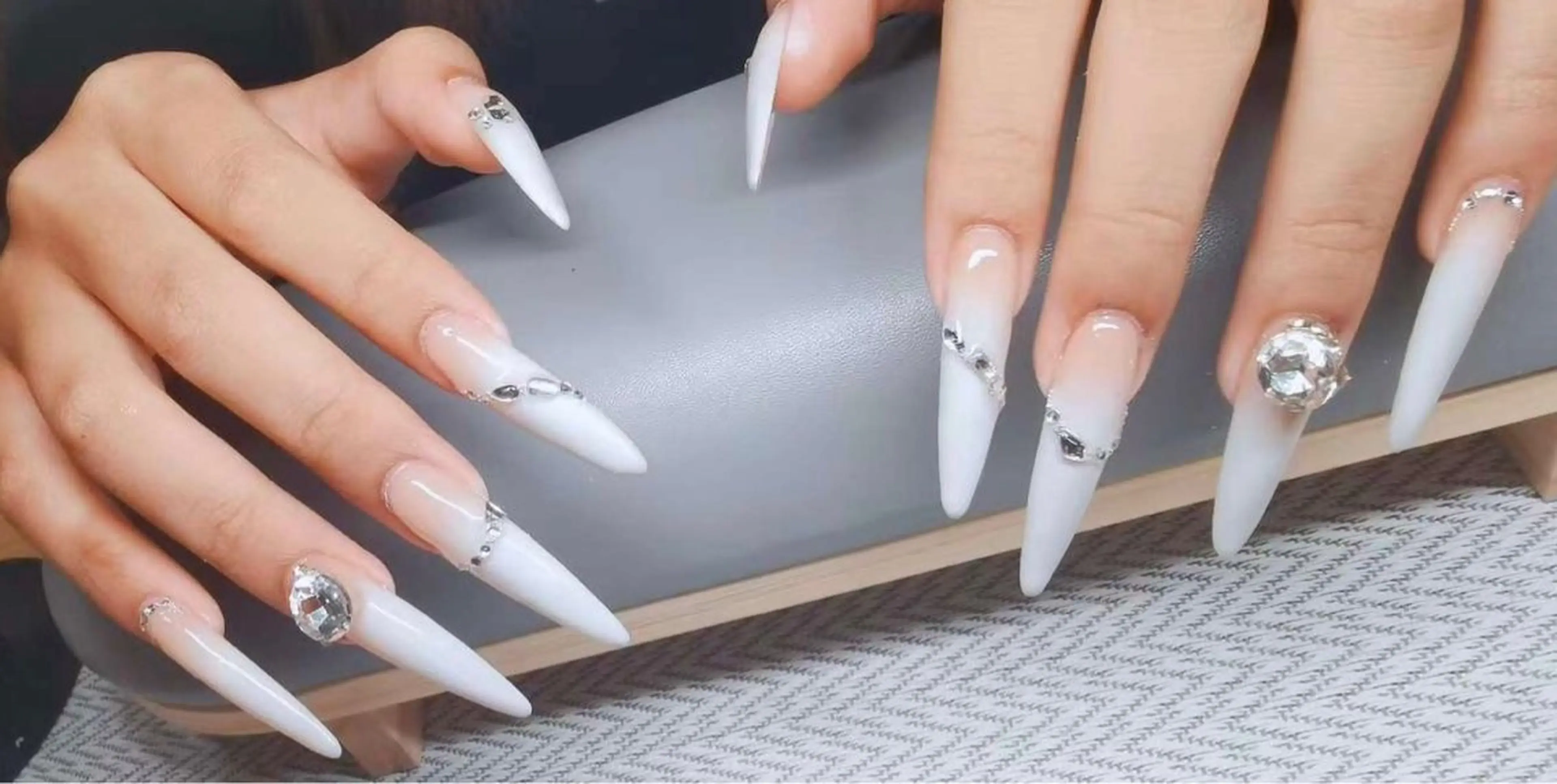 ネイル minoannail Kのネイルデザイン