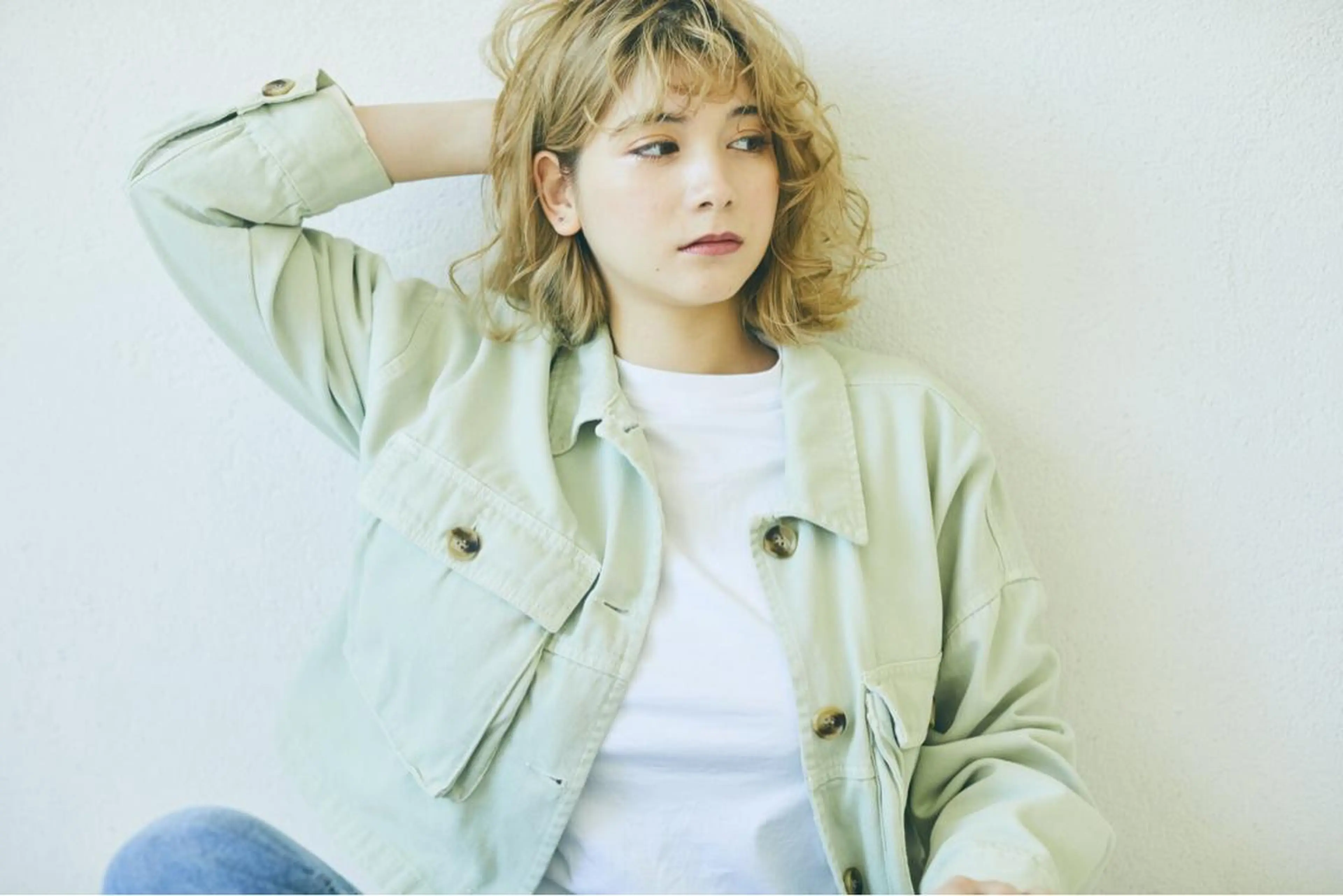 ミディアム カラー パーマ ミディアムパーマ ハイトーンカラー 外国人風カラー 小川 舜人のヘアスタイル