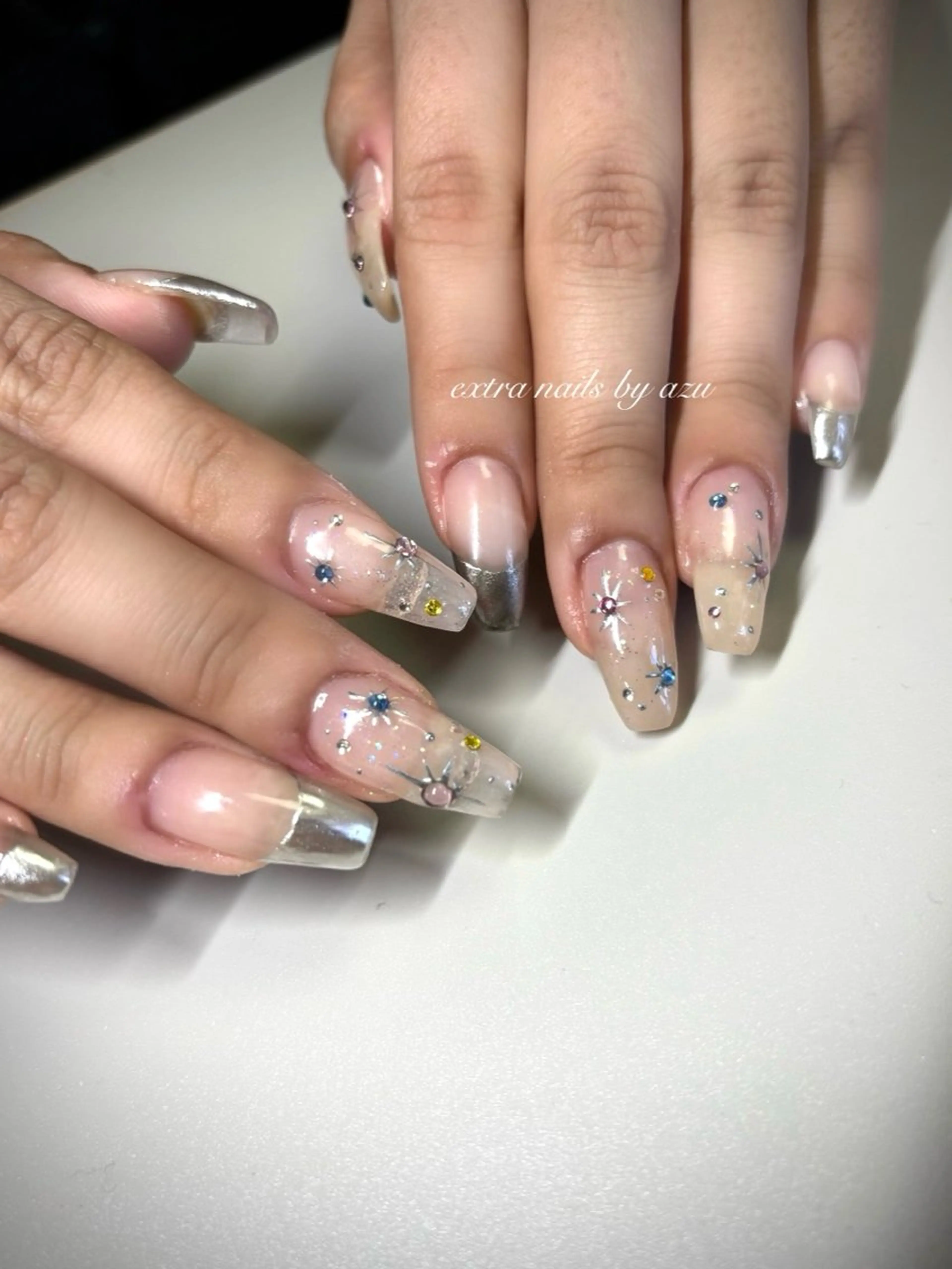 ネイル キラキラネイル ミラーネイル シルバー ハンドネイル extranails ／lemellaのネイルデザイン