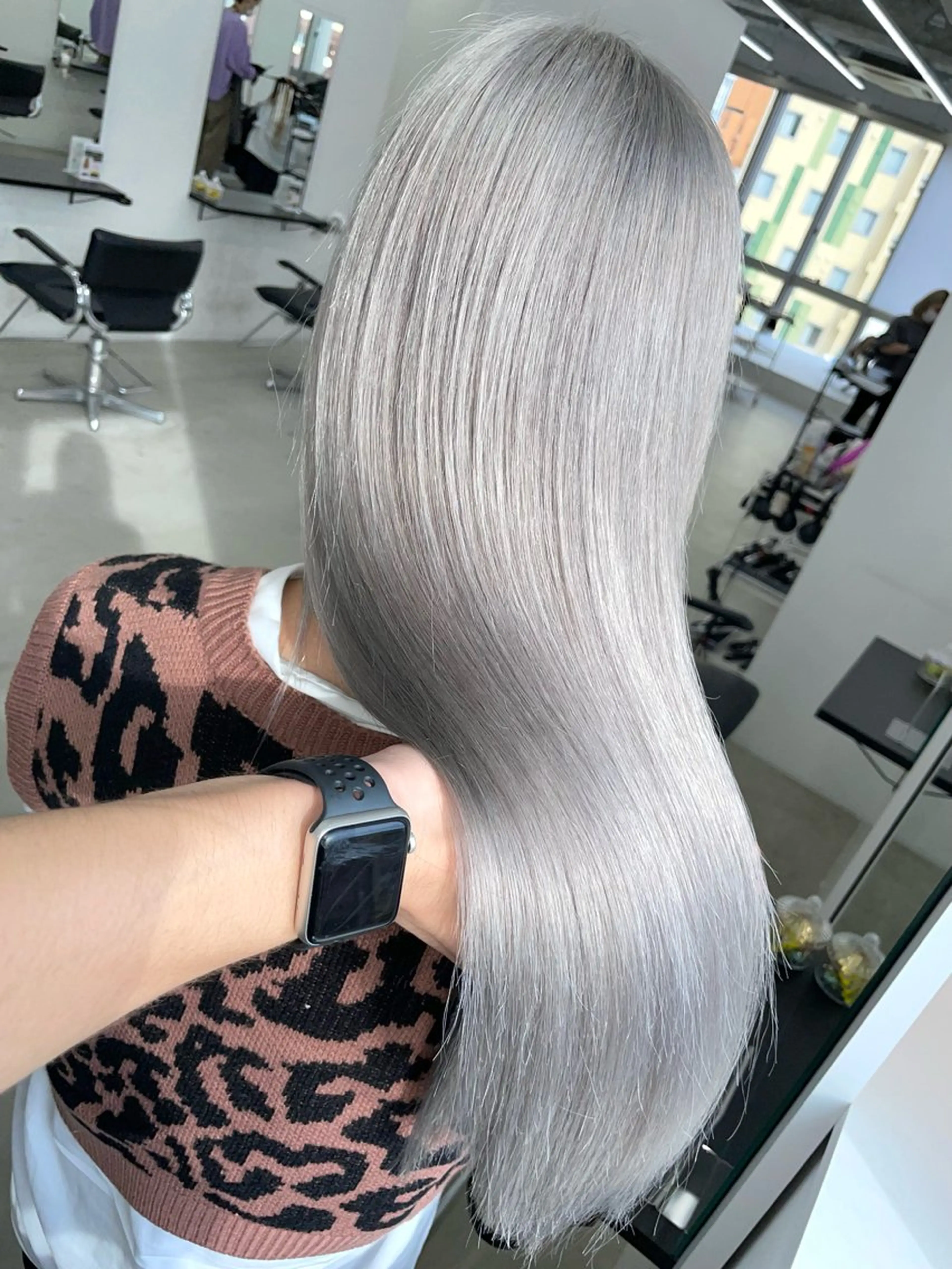 カラー シルバー 名古屋栄/ 複雑履歴   リカのヘアスタイル
