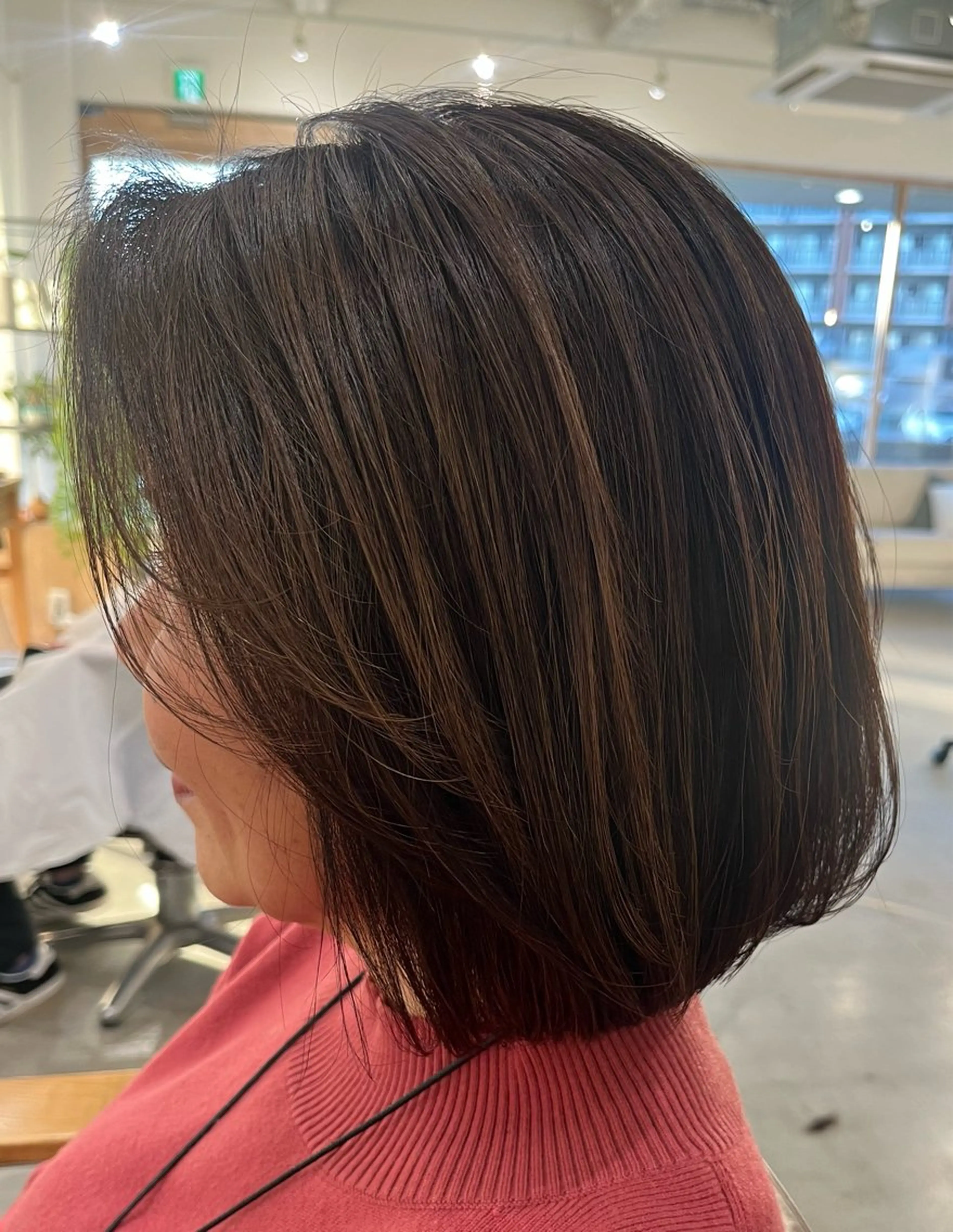 ミディアム カラー 三島 有佳里のヘアスタイル