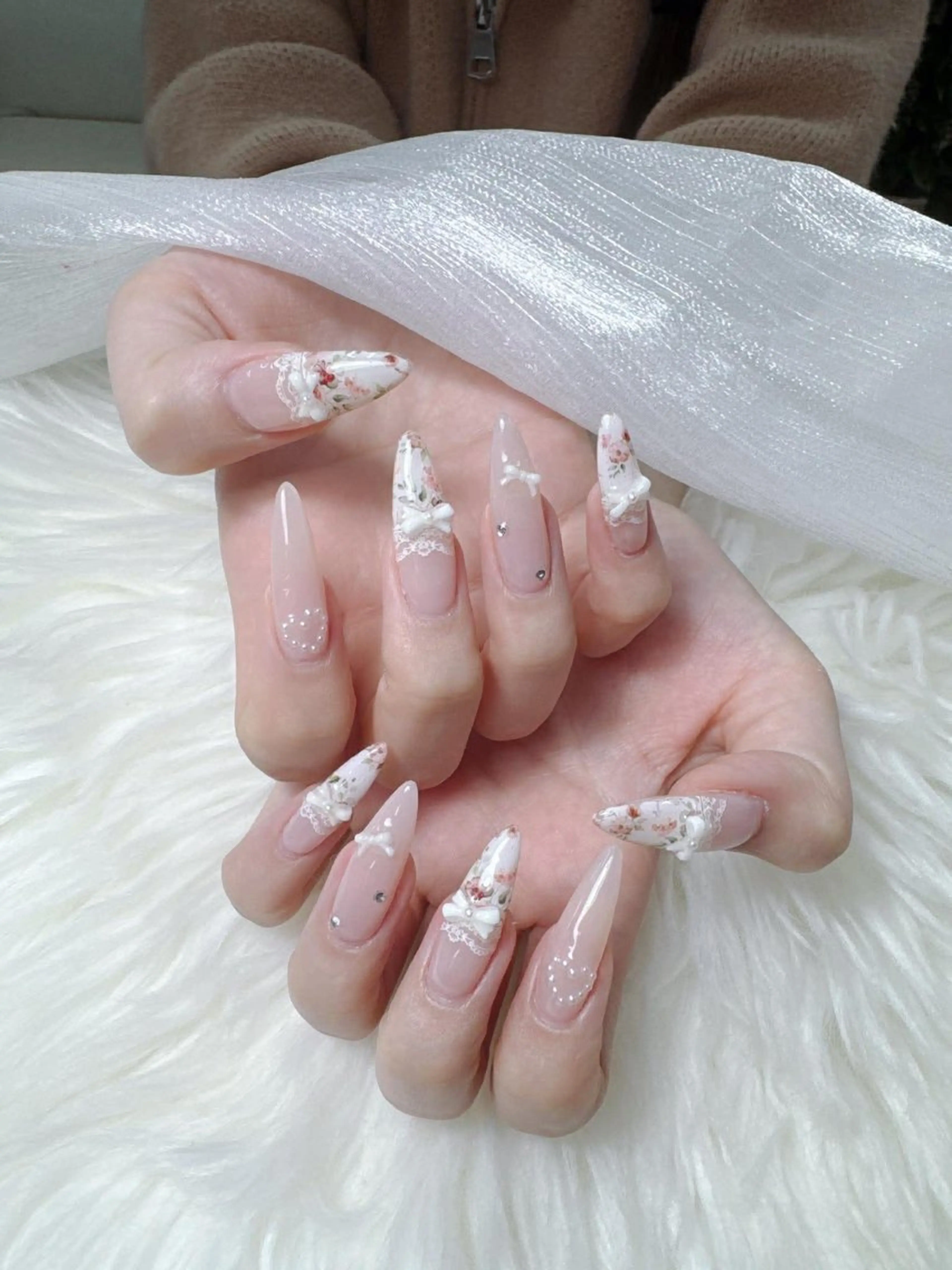 ネイル フレンチネイル グラデーション 韓国ネイル マグネットネイル ミラーネイル ハンドネイル Squen Nail 【持ち込みOK】のネイルデザイン