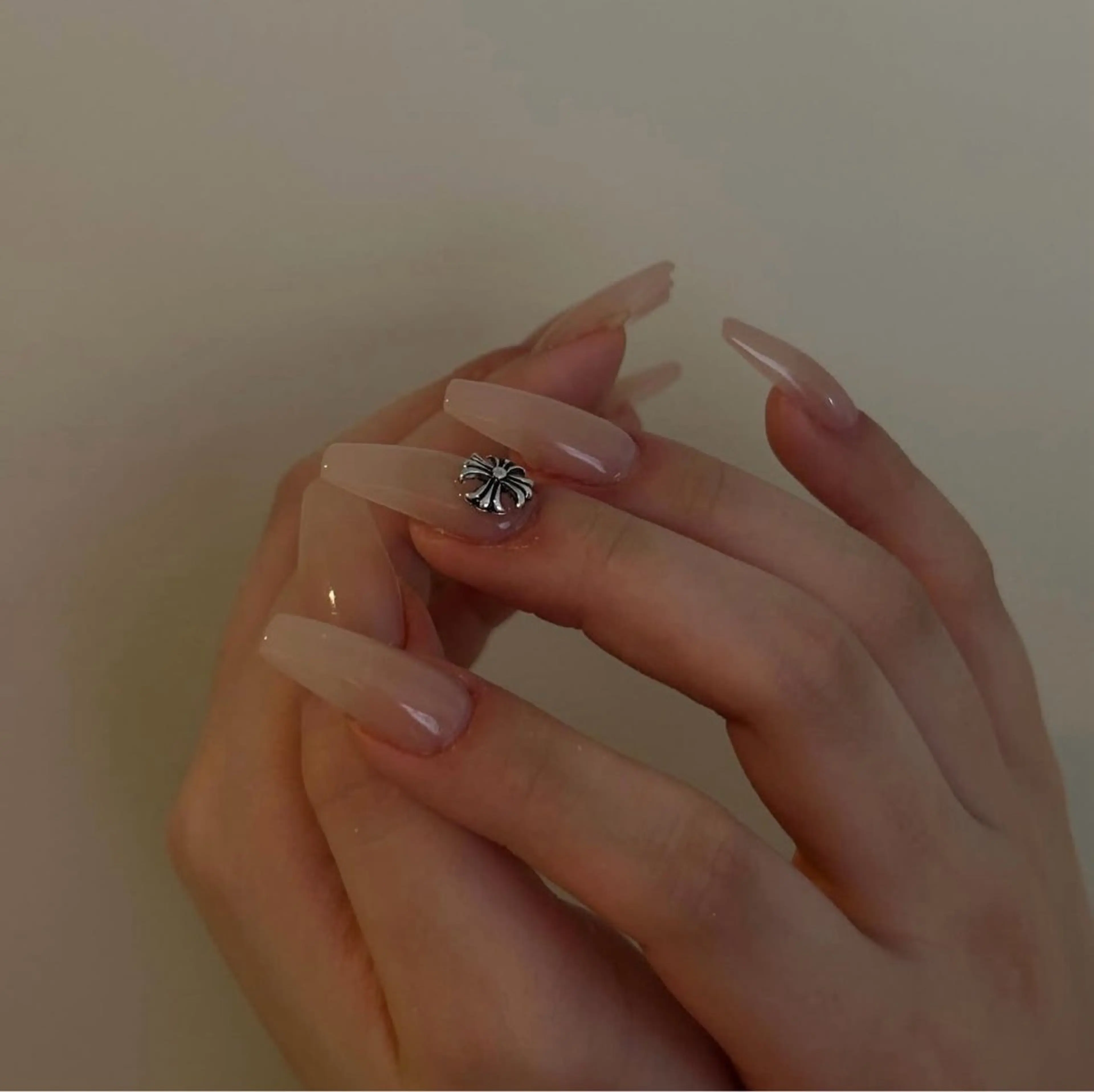 ネイル アートネイル スカルプネイル ストーンネイル ネイルチップ NiJi Nailsのネイルデザイン