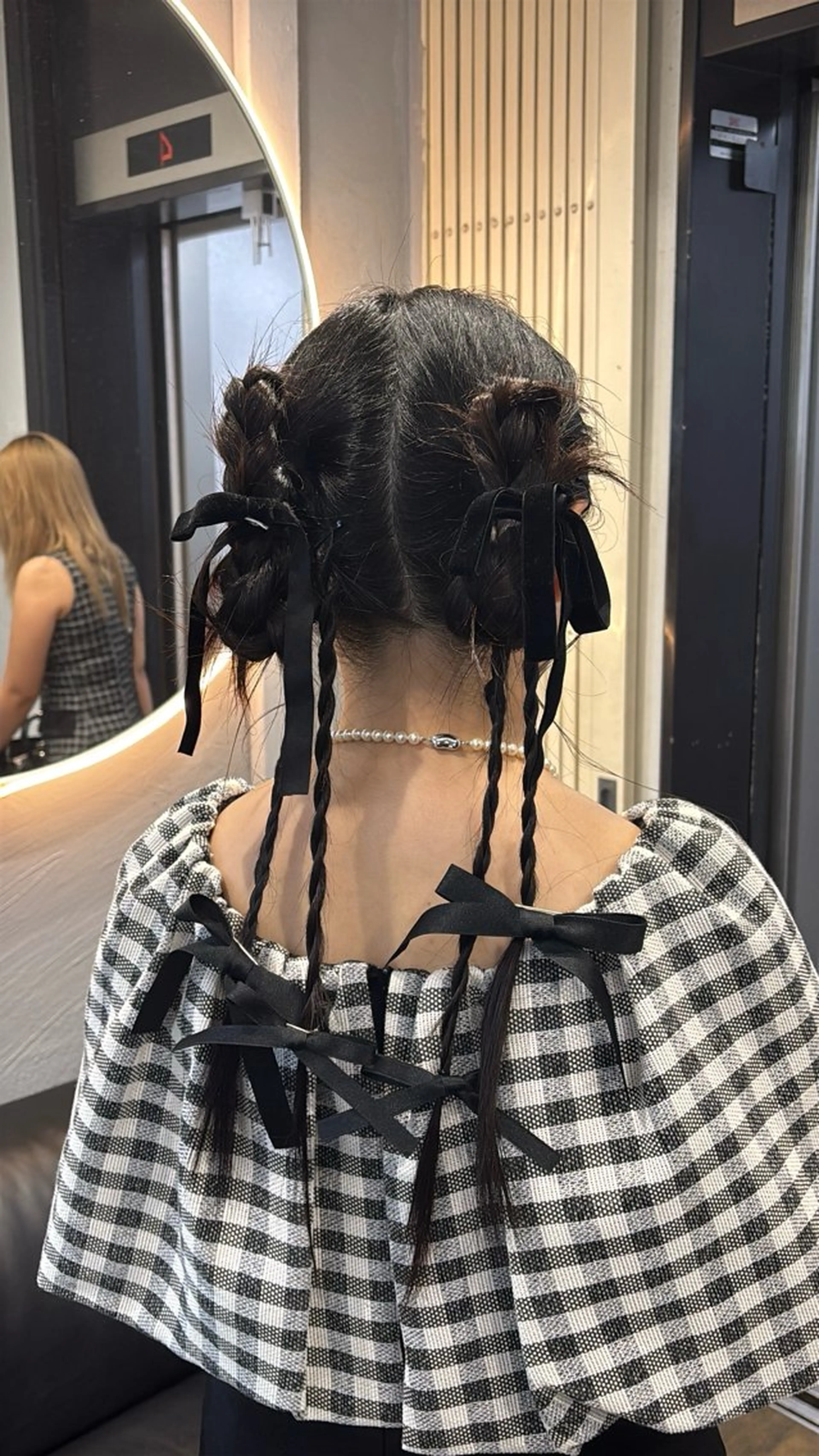 ヘアアレンジ ヘアセット 韓国ヘア/ブリーチ無 しWカラー/オリーブのヘアスタイル