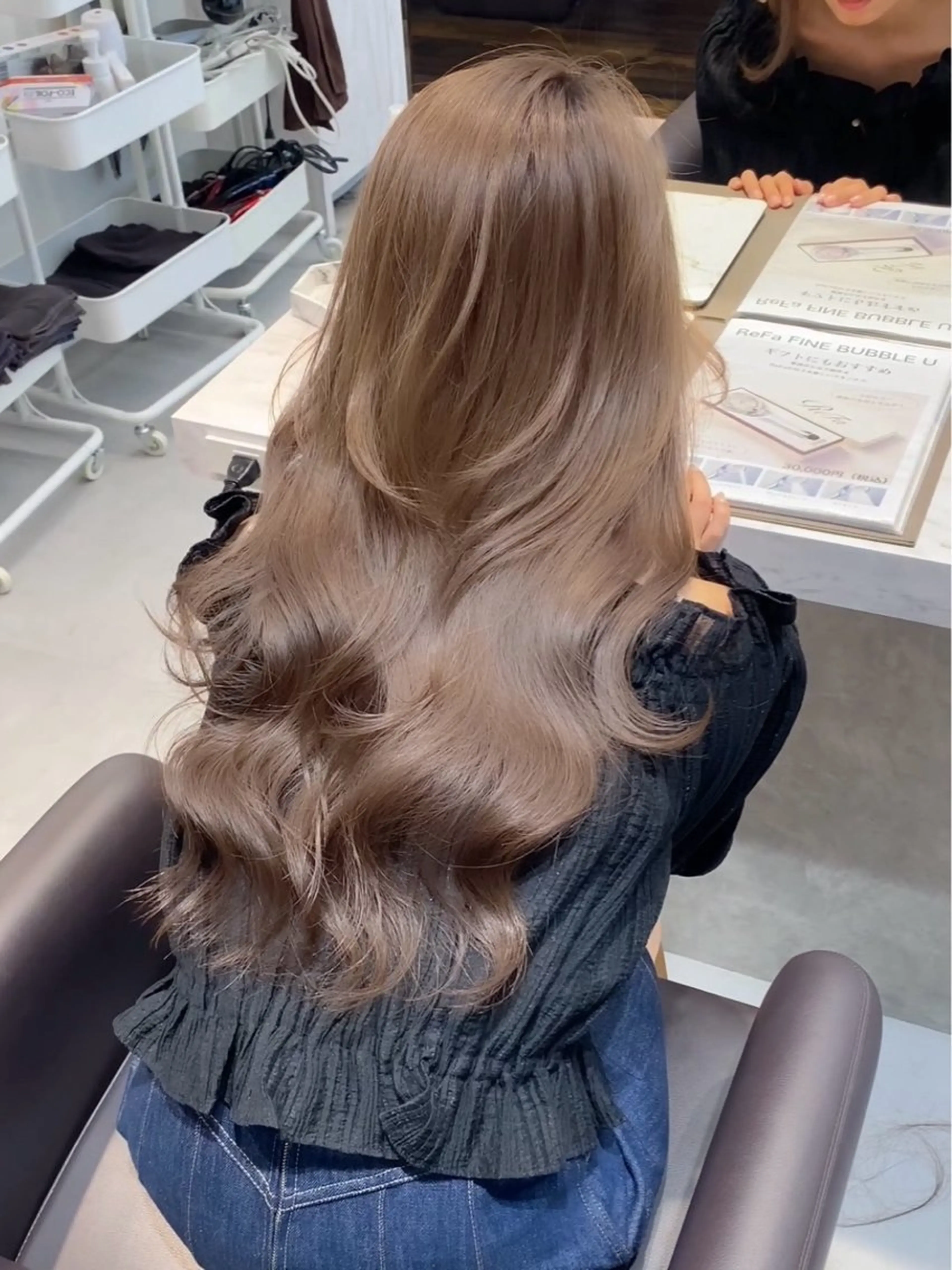 セミロング カラー 溝口 紫之のヘアスタイル