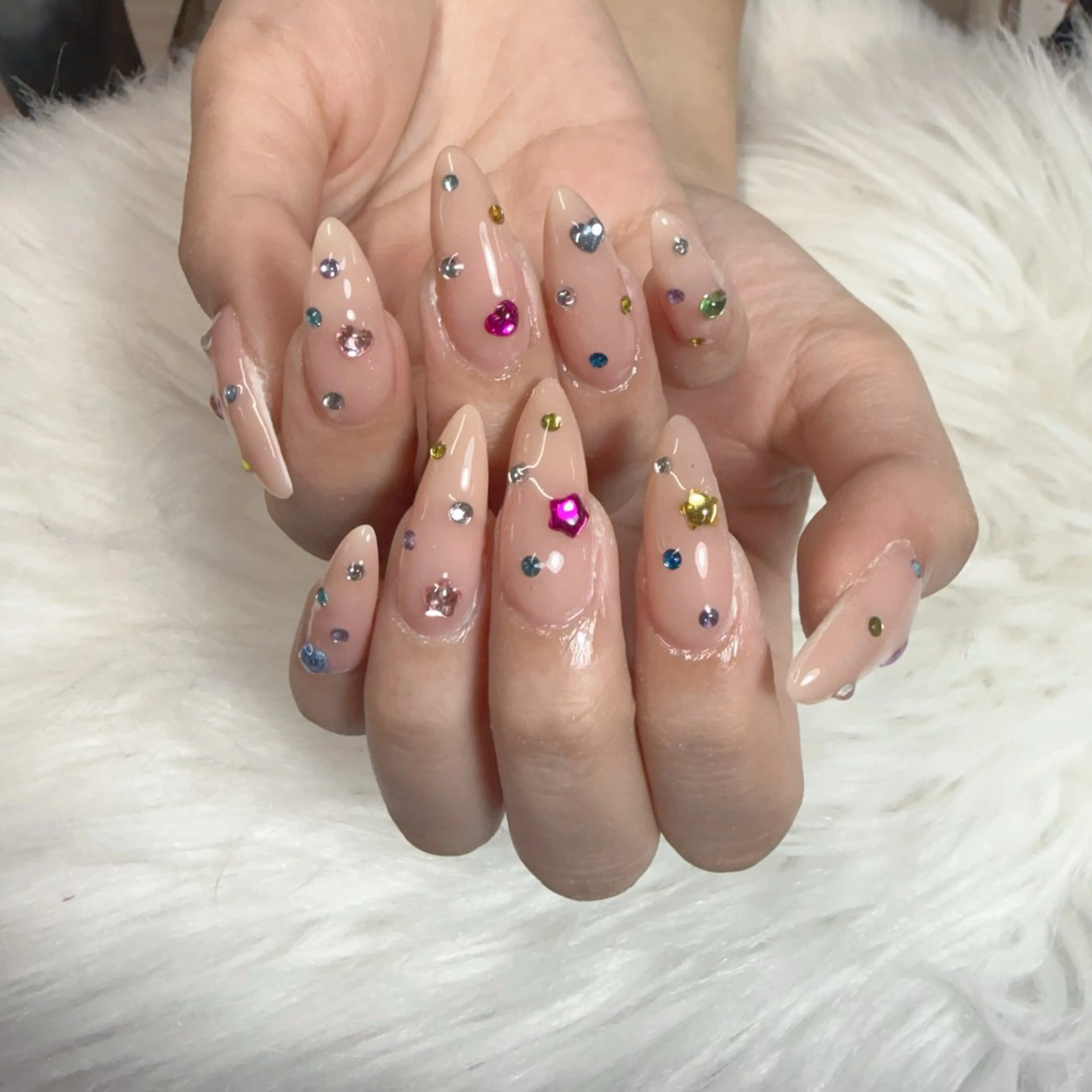 ネイル ハンドネイル 🎀nana🫧 ワンホンネイル🎀のネイルデザイン