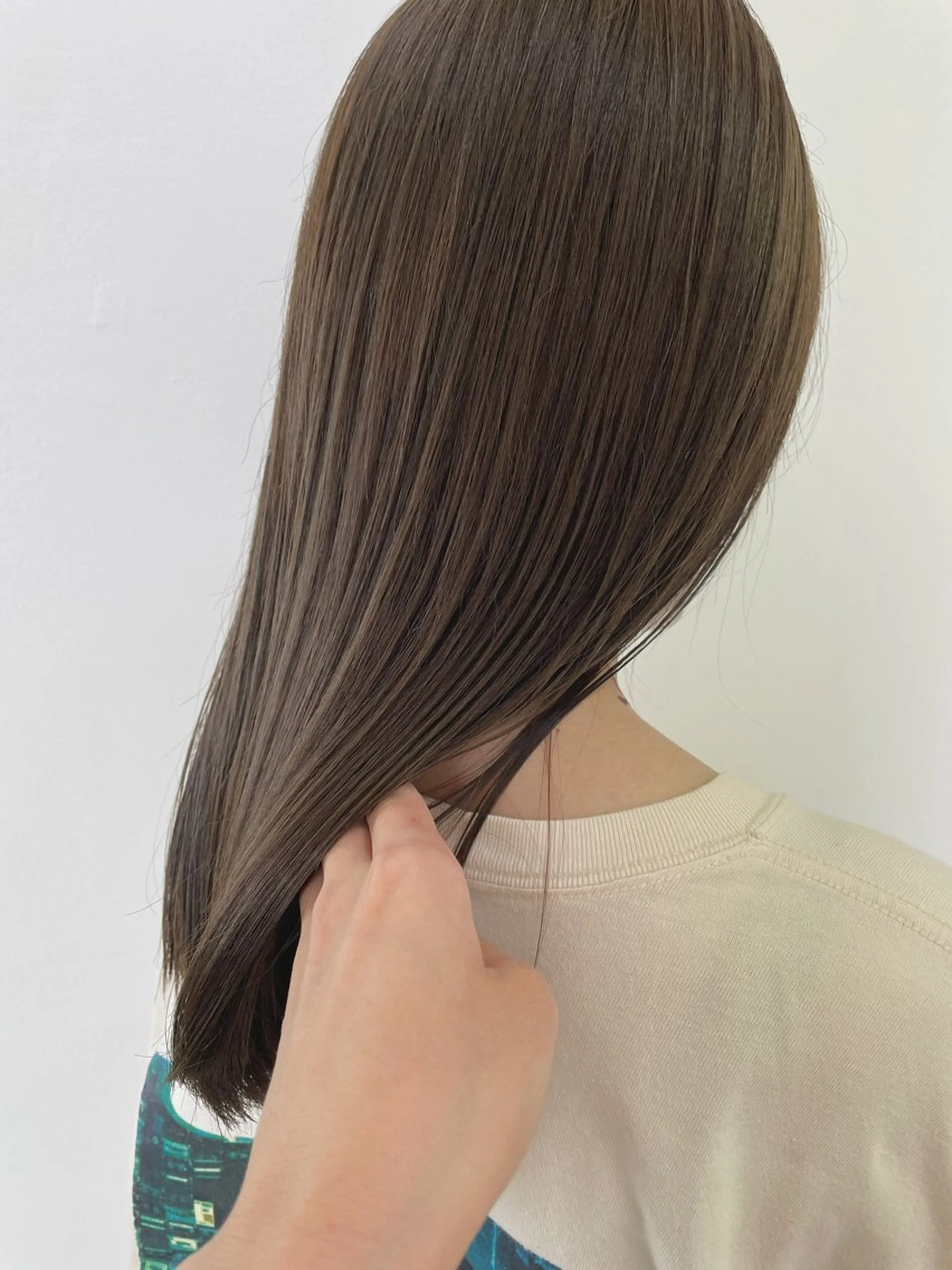 セミロング カラー カット ヘアカラー トリートメント 山下 千明のヘアスタイル