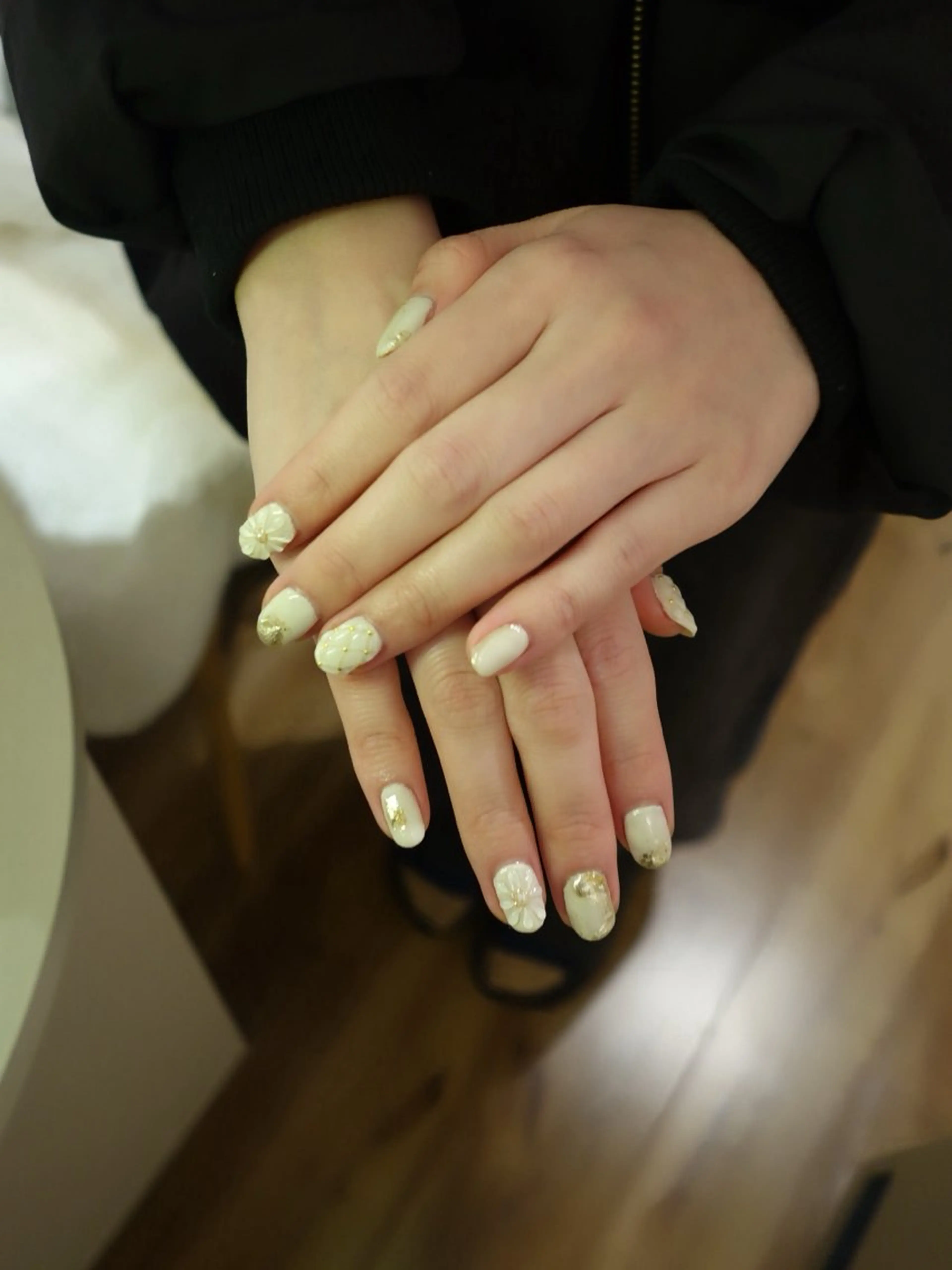 ネイル ドット フレンチネイル ジェルネイル キラキラネイル 韓国ネイル private salon zzz…のネイルデザイン