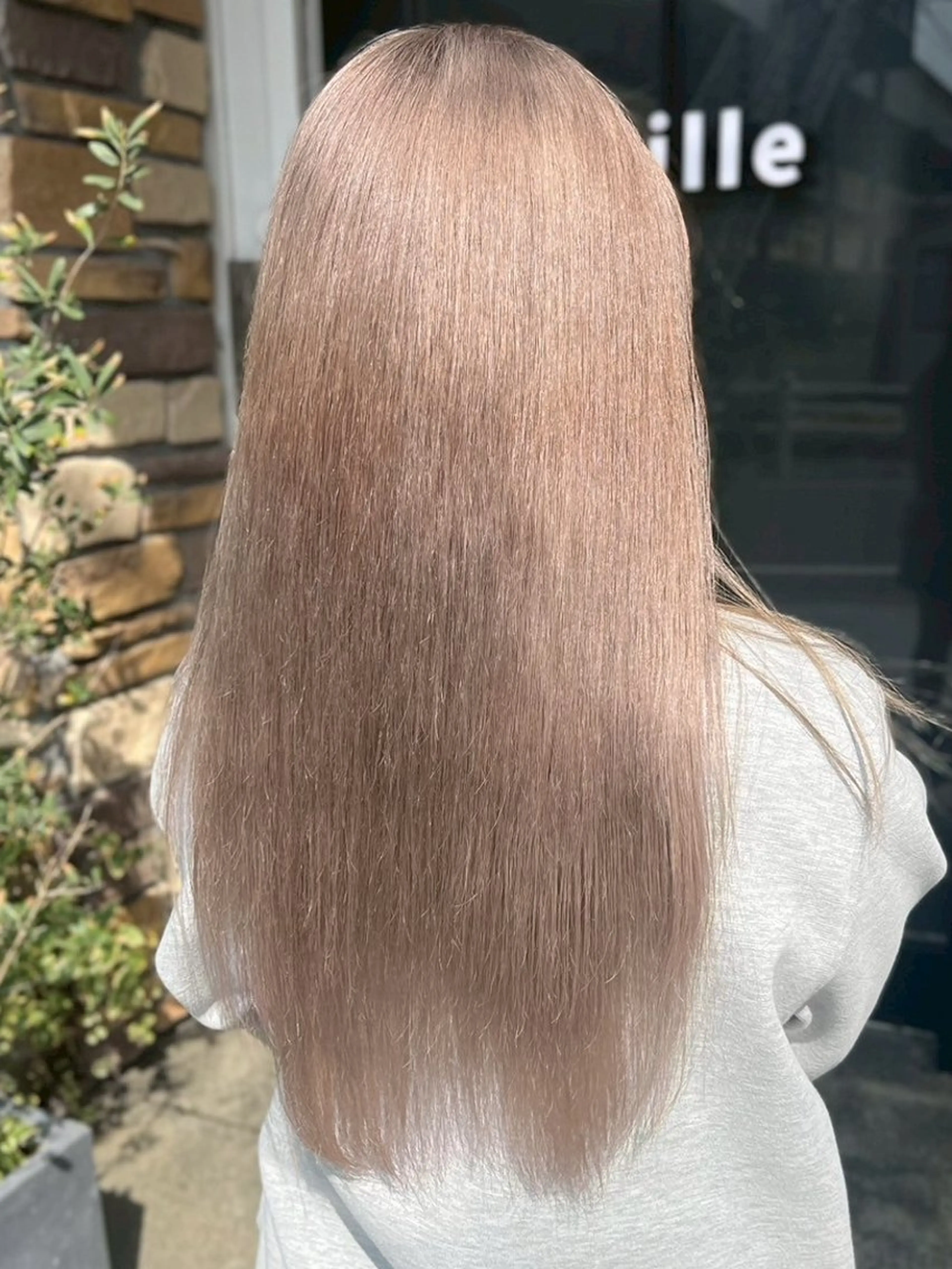 ロング カラー ベージュカラー ブリーチ ホワイトベージュ カット ヘアカラー トリートメント 透明感カラー/パーマ 🌀アオノのヘアスタイル