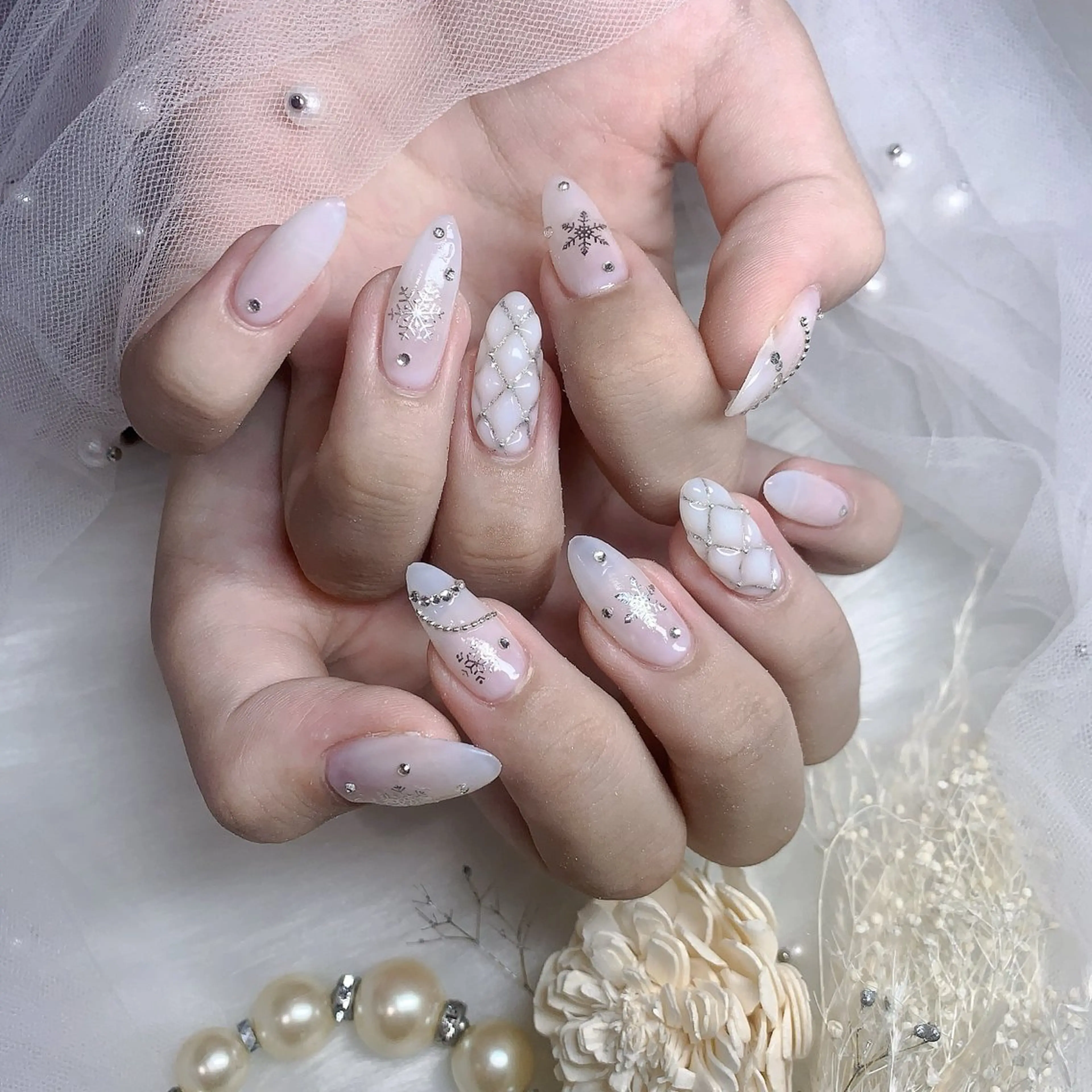 ネイル オーロラネイル フットネイル 韓国ネイル ラメ(グリッター) ラメグラデーション Luna nail salon新小岩のネイルデザイン