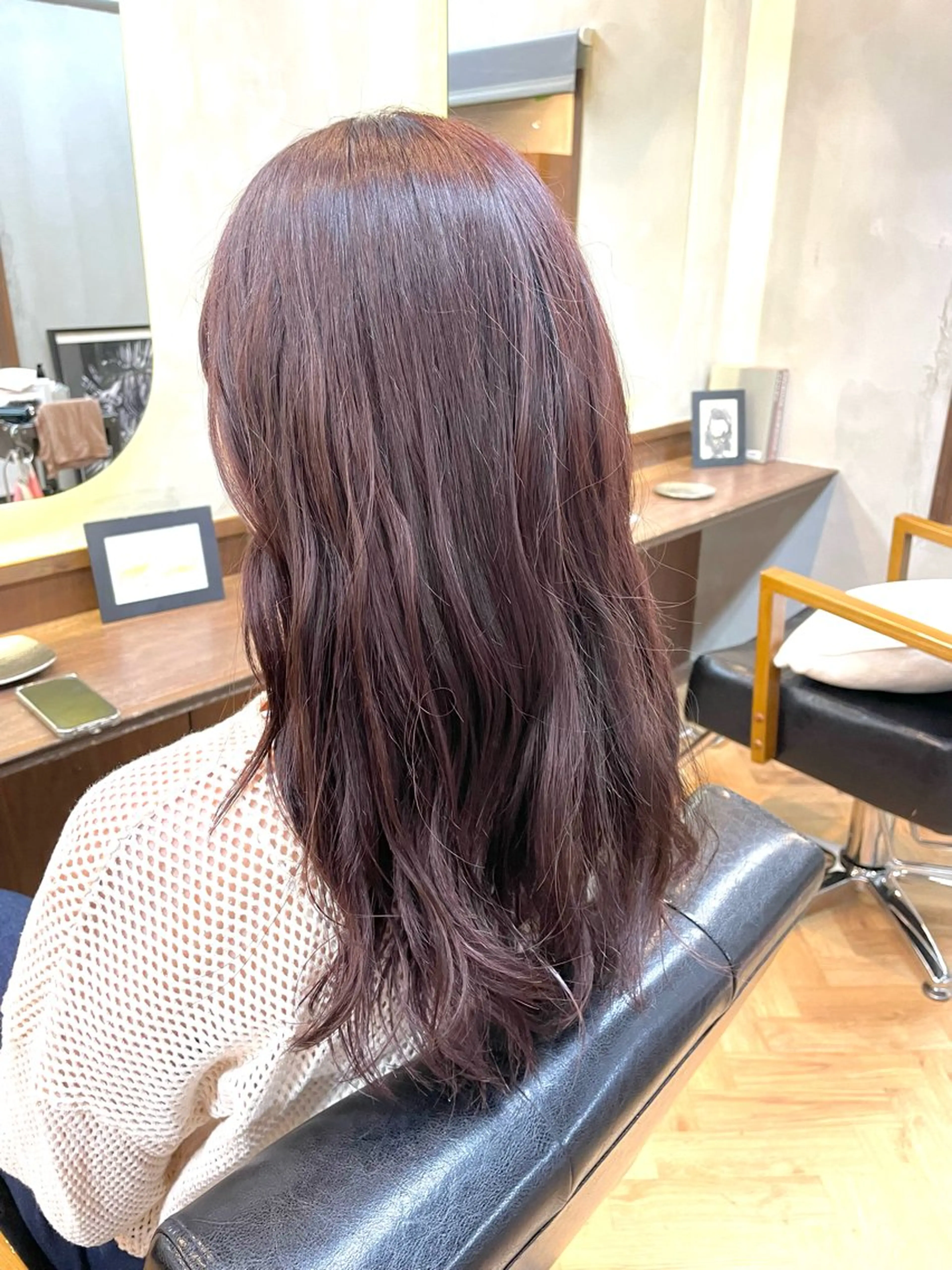 ロング カラー 透明感カラー イルミナカラー レッドカラー 慎太朗/パーマ/ボブ /センターパートのヘアスタイル