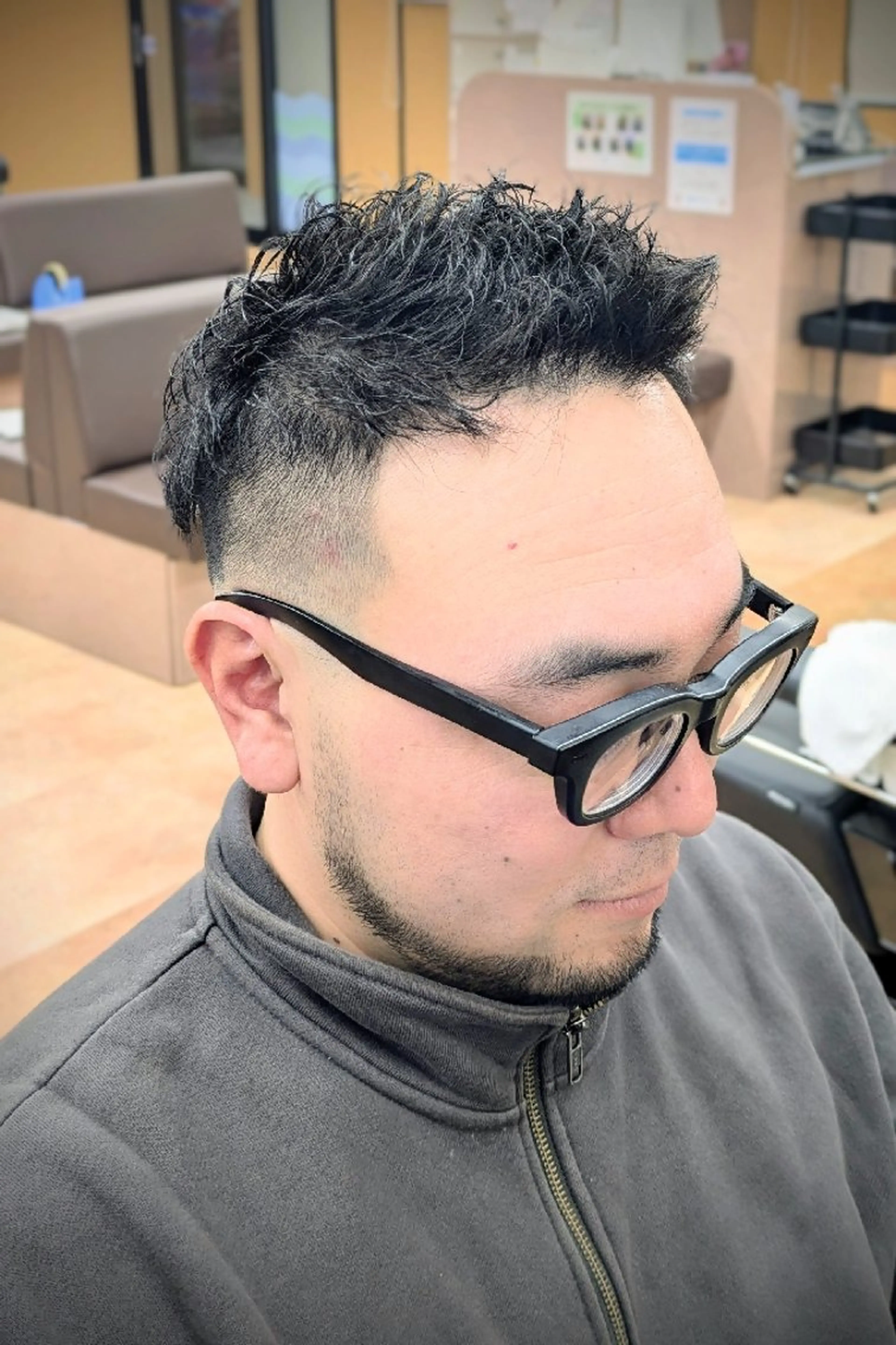 ショート パーマ 理容プラージュ燕三条 福井のヘアスタイル